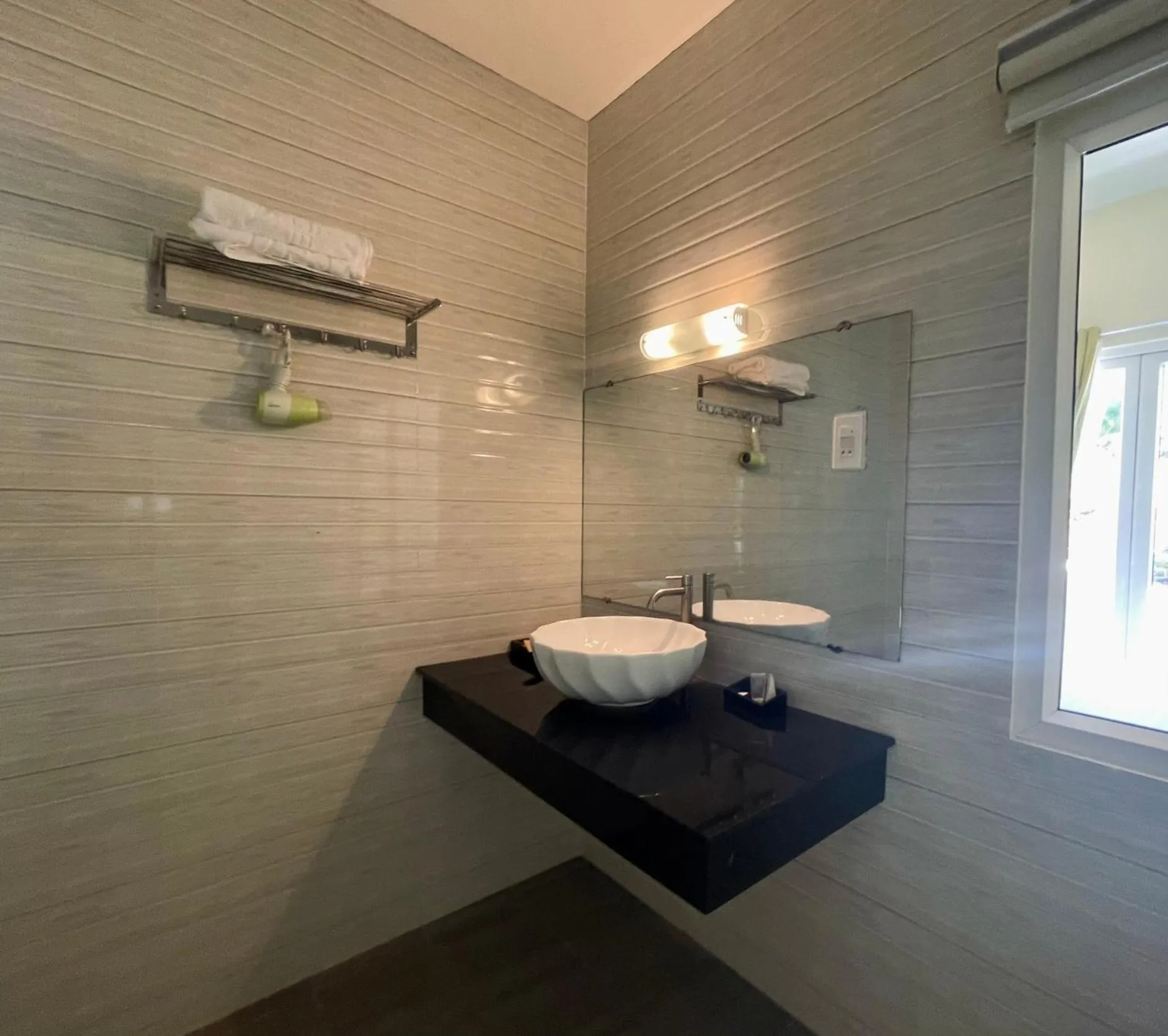 Shower in Lotus Garden Muine Resort & Spa