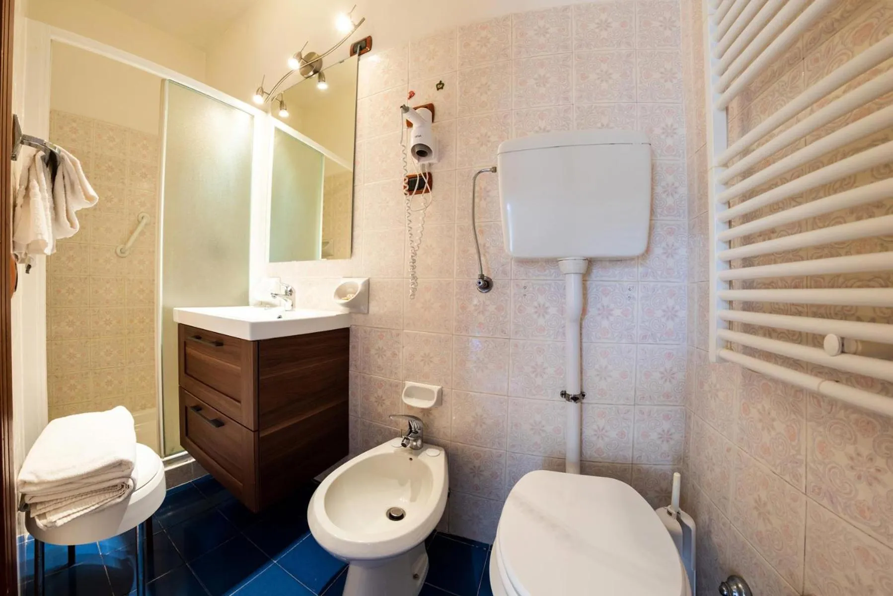 Bathroom in Hotel Firenze