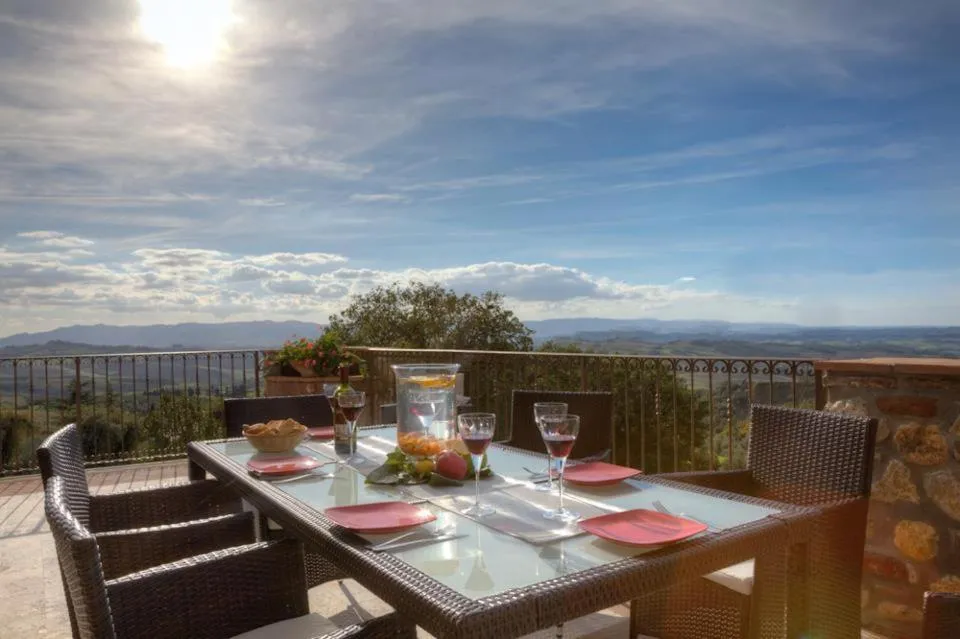 Dining area in La Vecchia Sassa