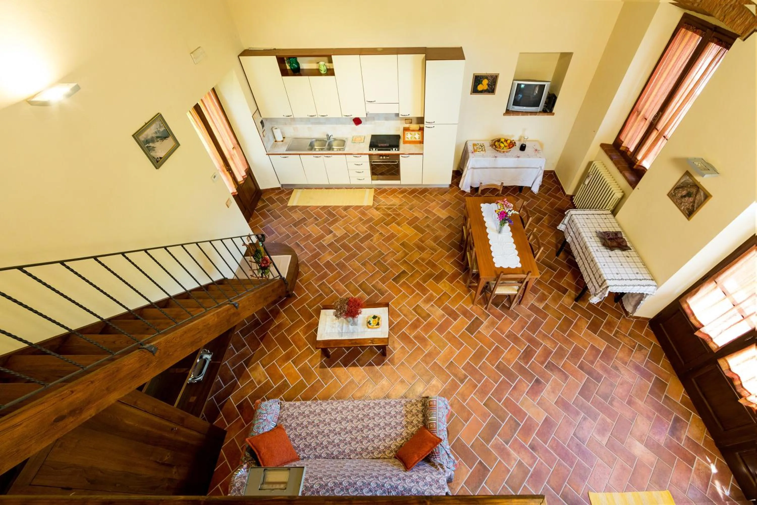 Kitchen or kitchenette in Casale Vacanze Il Granaio