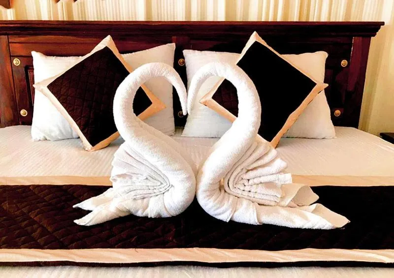 Bed in Thour Nature Resorts - Jawai Leopard Safari Camp