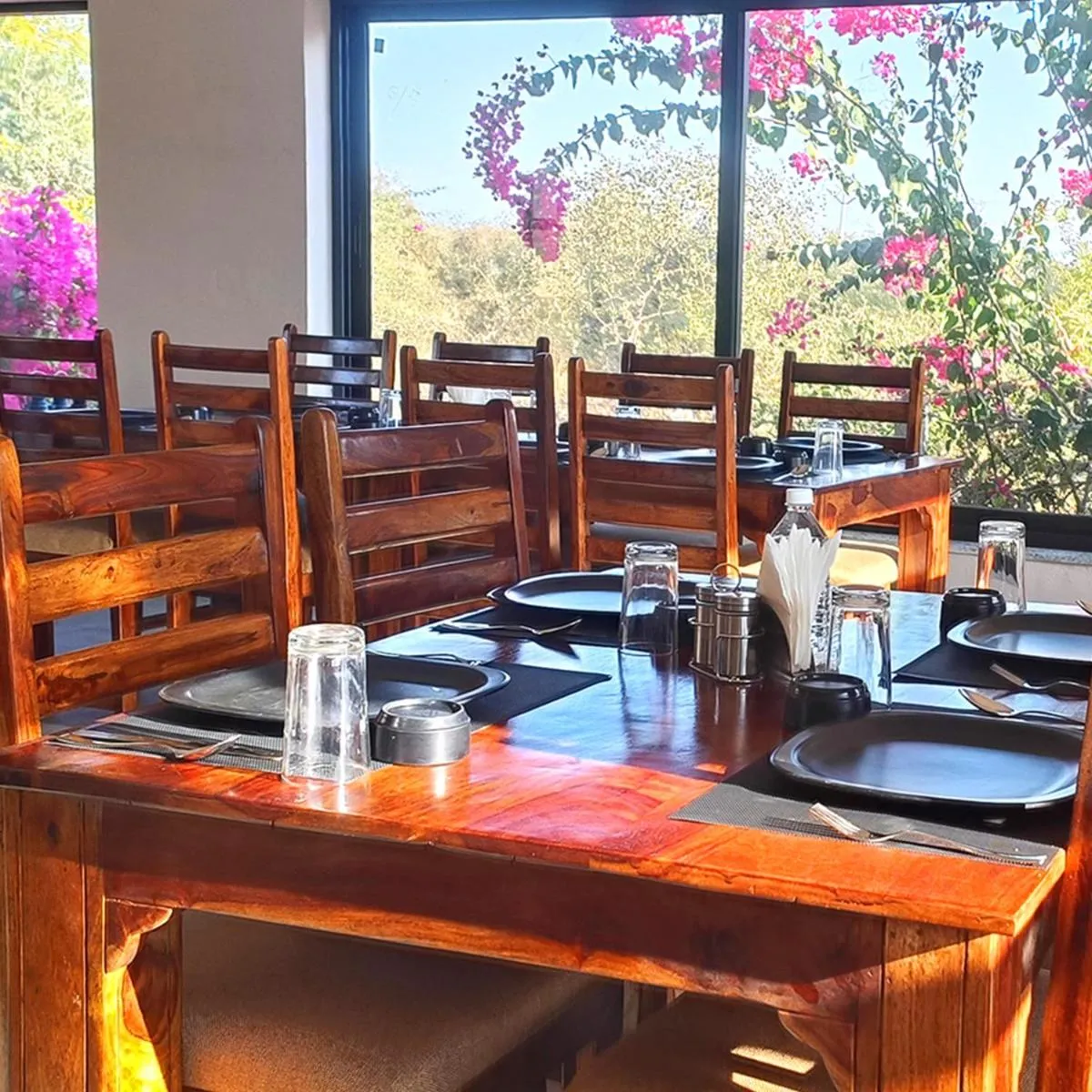 Restaurant/places to eat in Thour Nature Resorts - Jawai Leopard Safari Camp