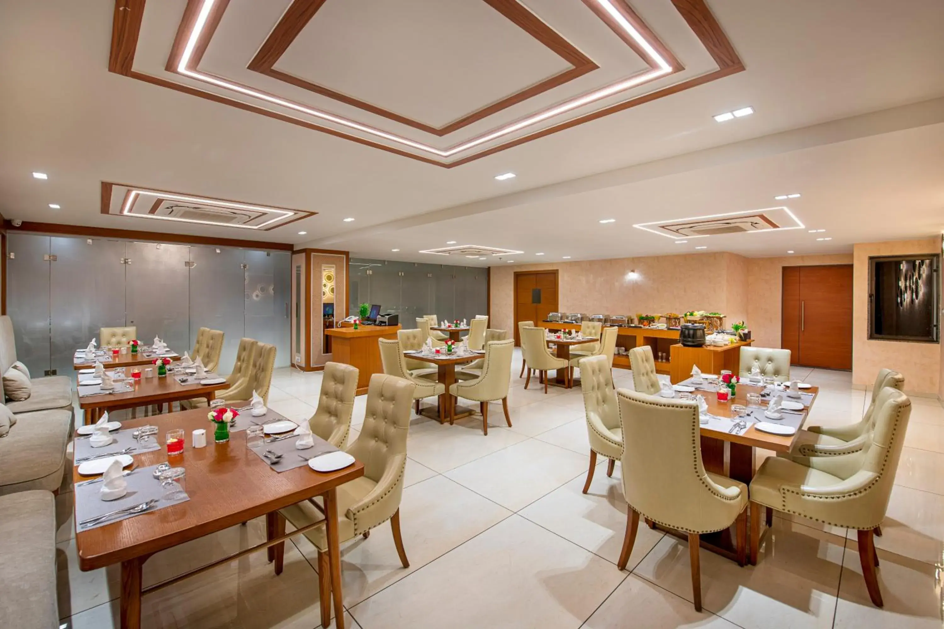 Restaurant/places to eat in SK Lords Inn Ahmedabad Restaurant/places to eat in SK Lords Inn Ahmedabad