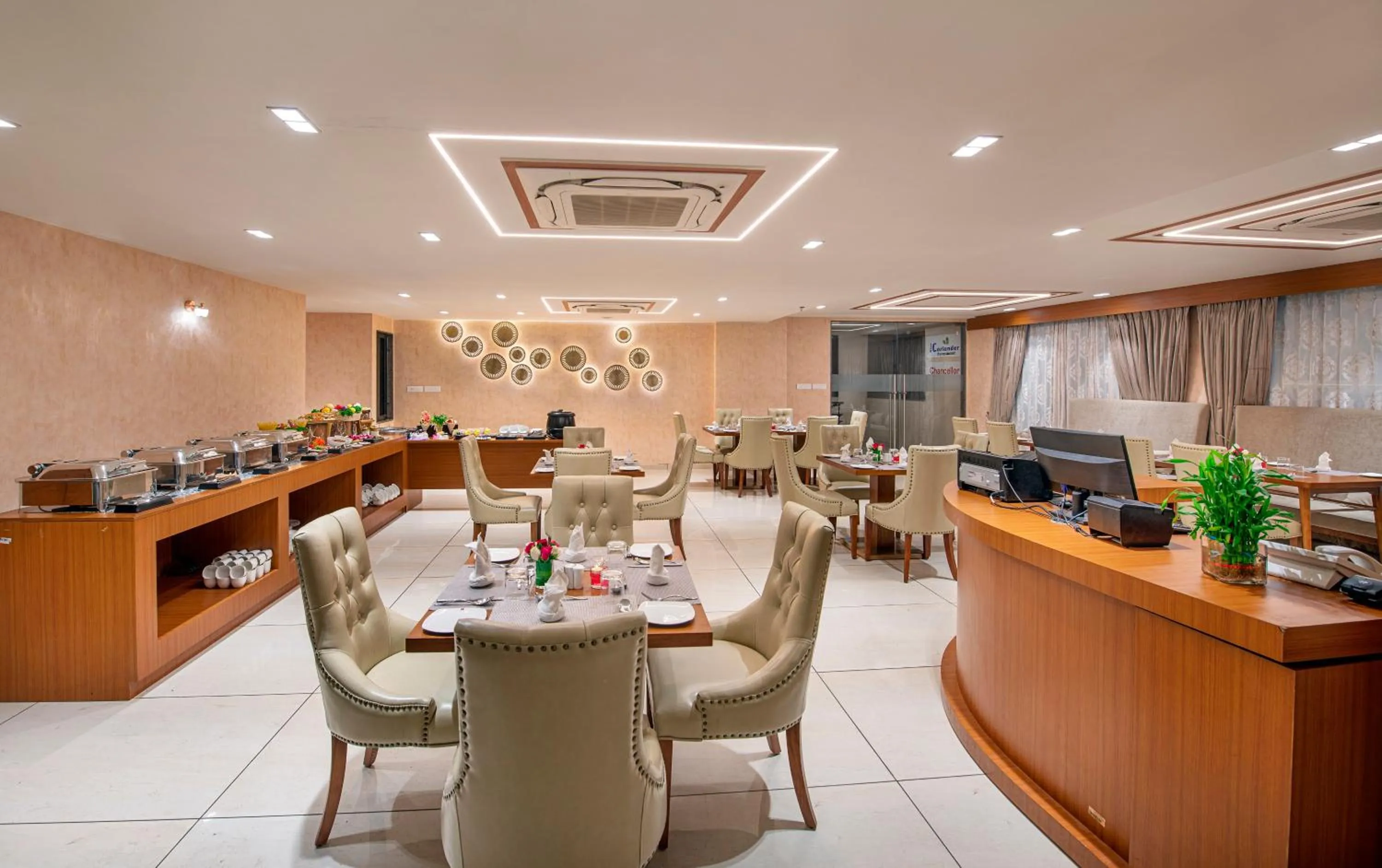 Restaurant/places to eat in SK Lords Inn Ahmedabad