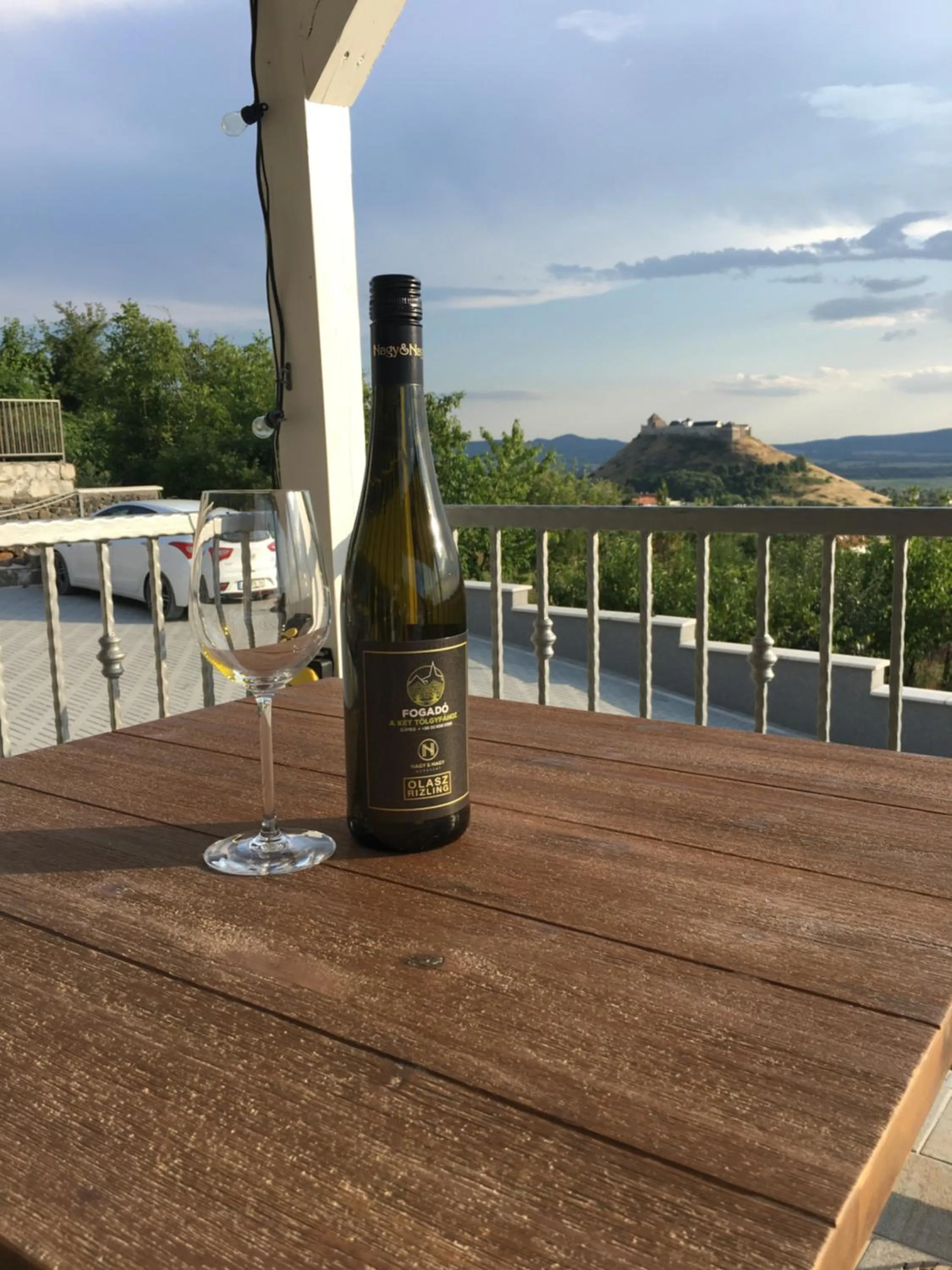 Fogadó a Két Tölgyfához