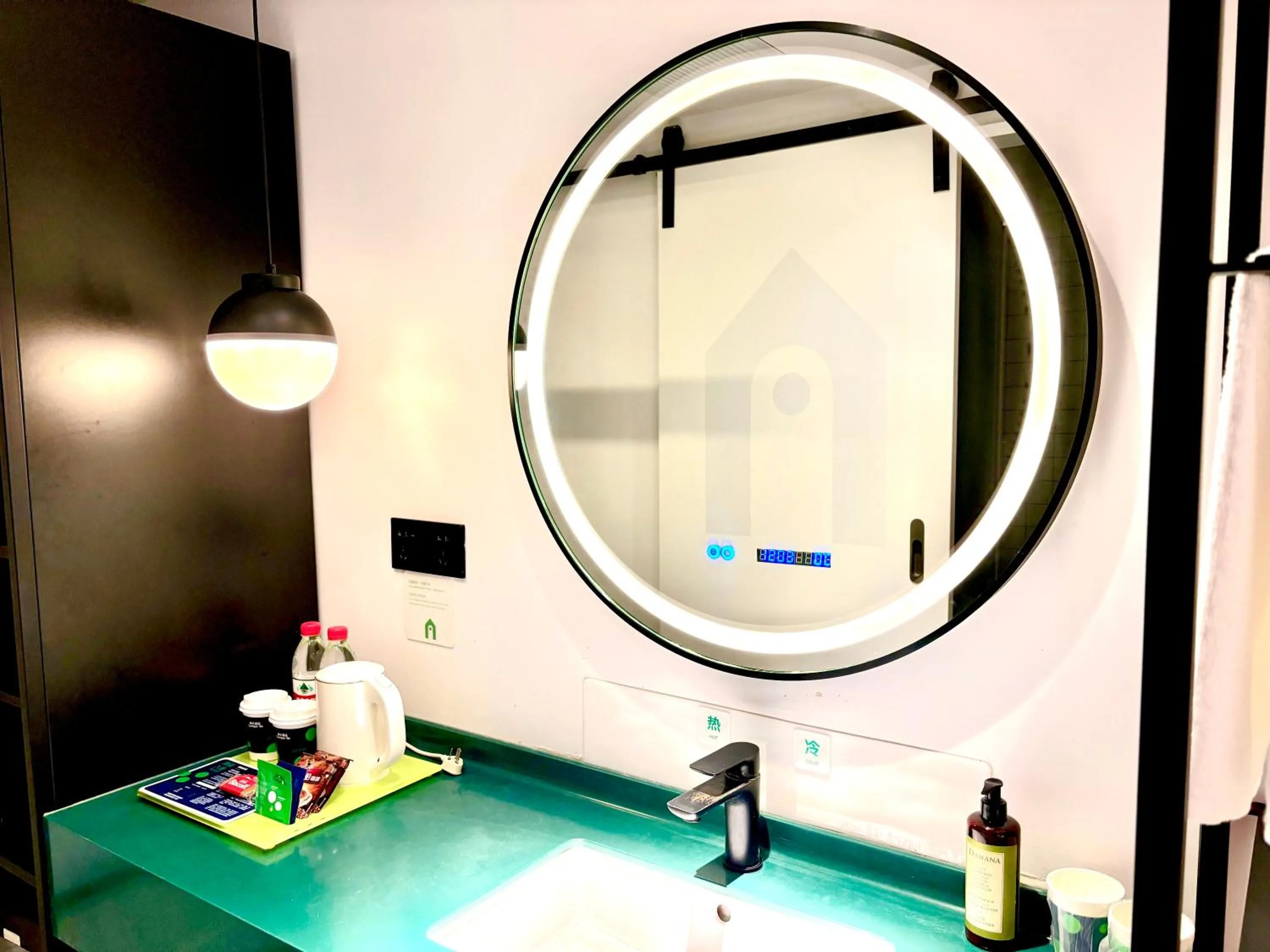 Hot Tub in Campanile Shanghai Huaihai