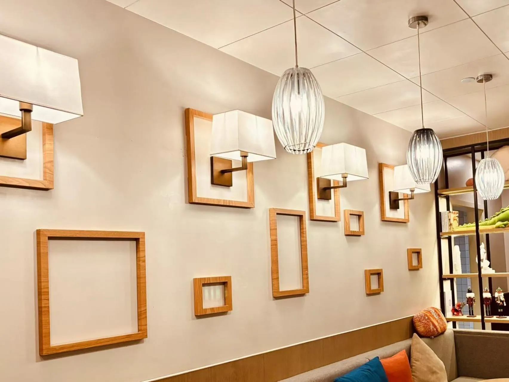 Restaurant/places to eat in Campanile Shanghai Huaihai