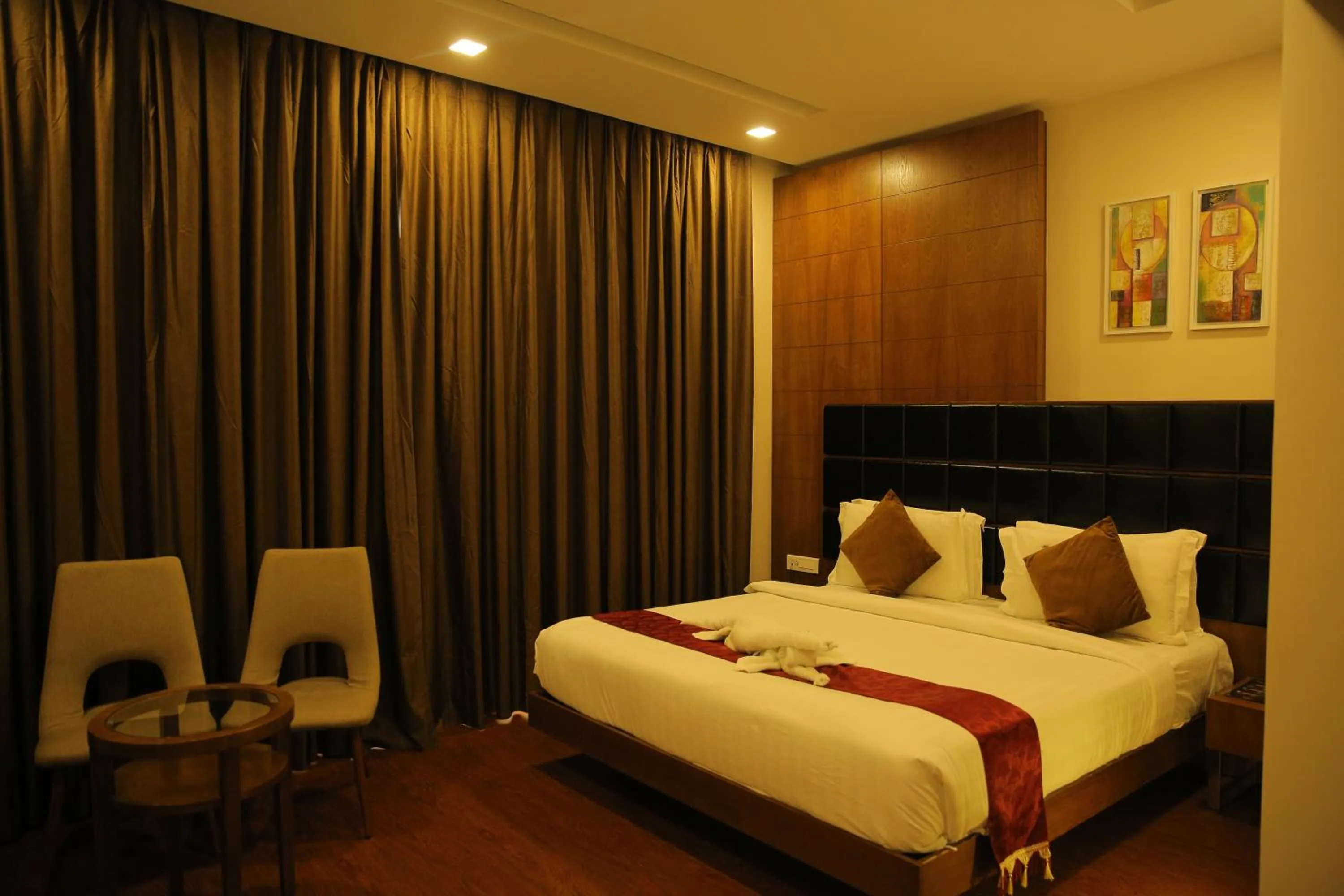 Bedroom, Bed in The Royal Grand