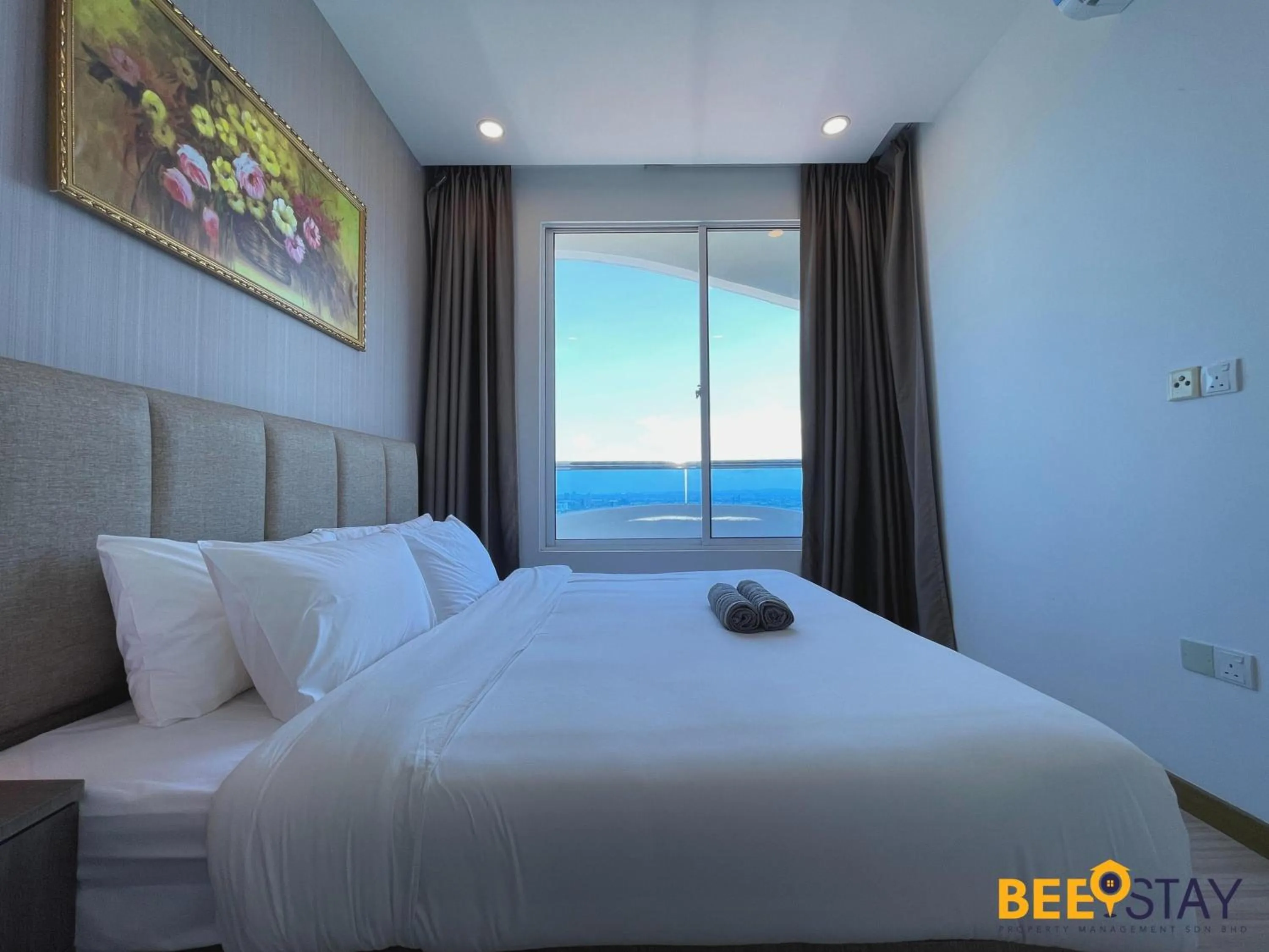 Photo of the whole room, Bed in The Wave Suites Melaka