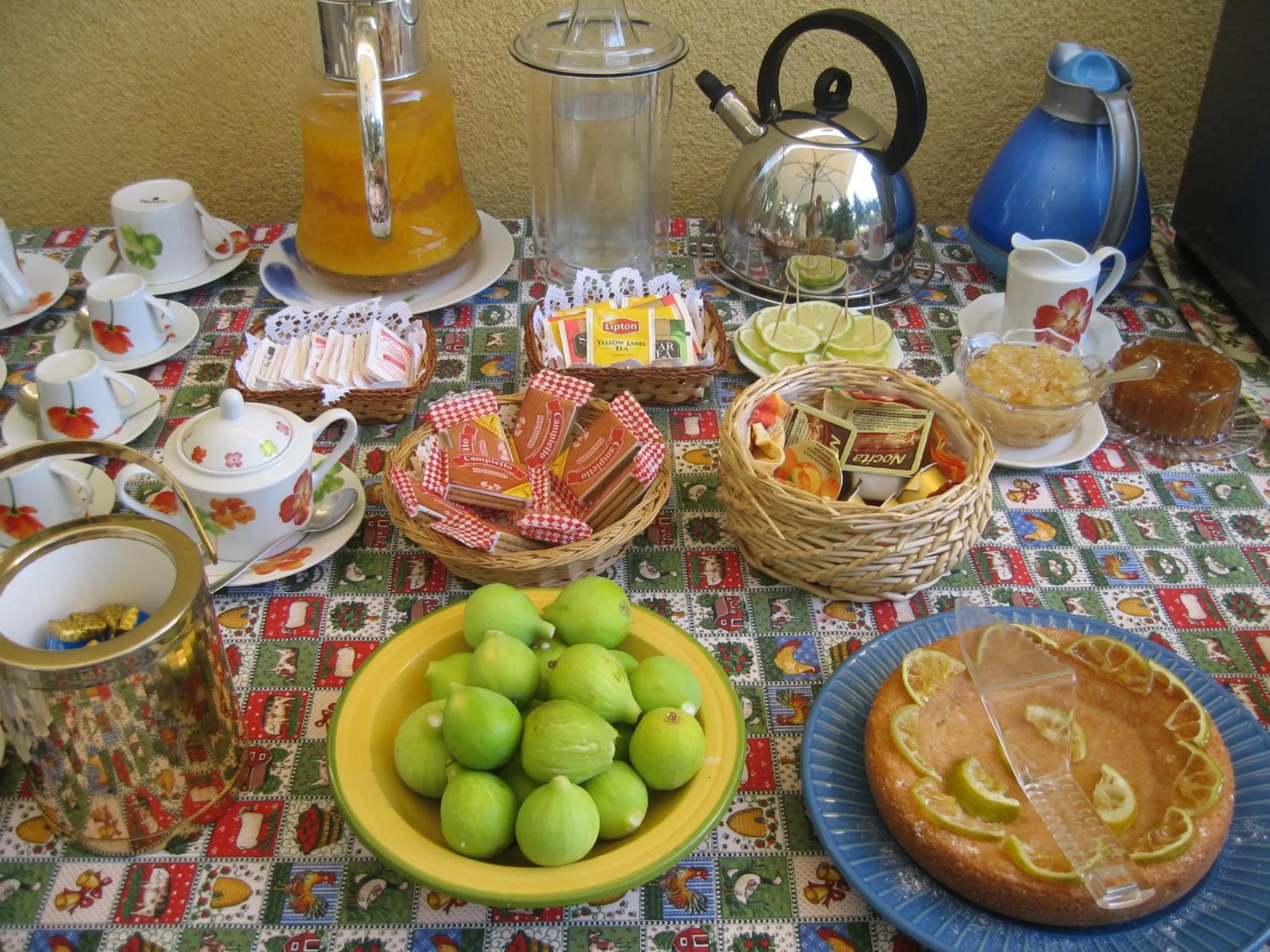 Buffet breakfast in Bed And Breakfast Villa Pilati