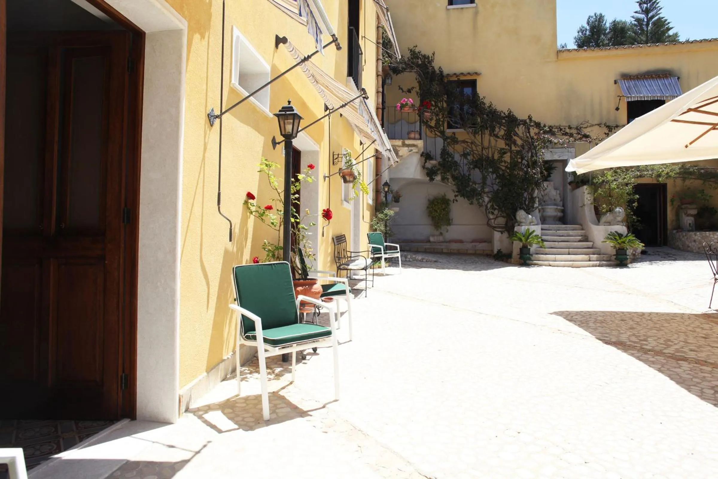 Patio in Bed And Breakfast Villa Pilati