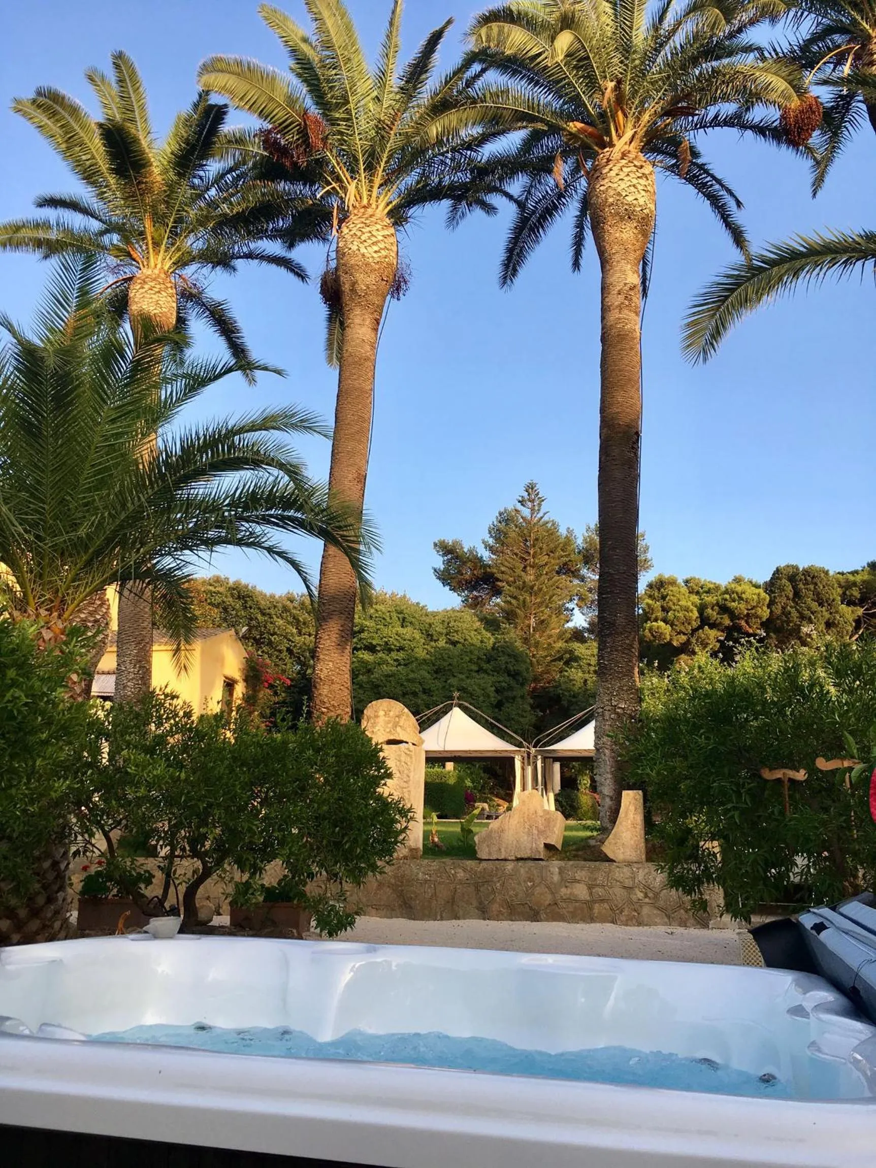 Hot Tub in Bed And Breakfast Villa Pilati