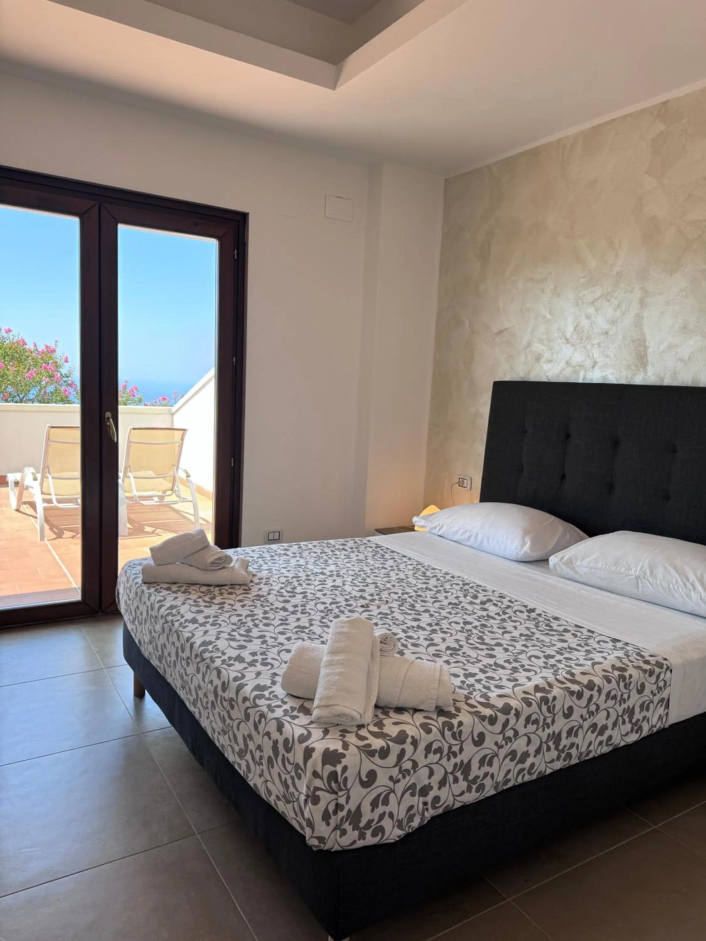 Bed in B&B Villa Setharè