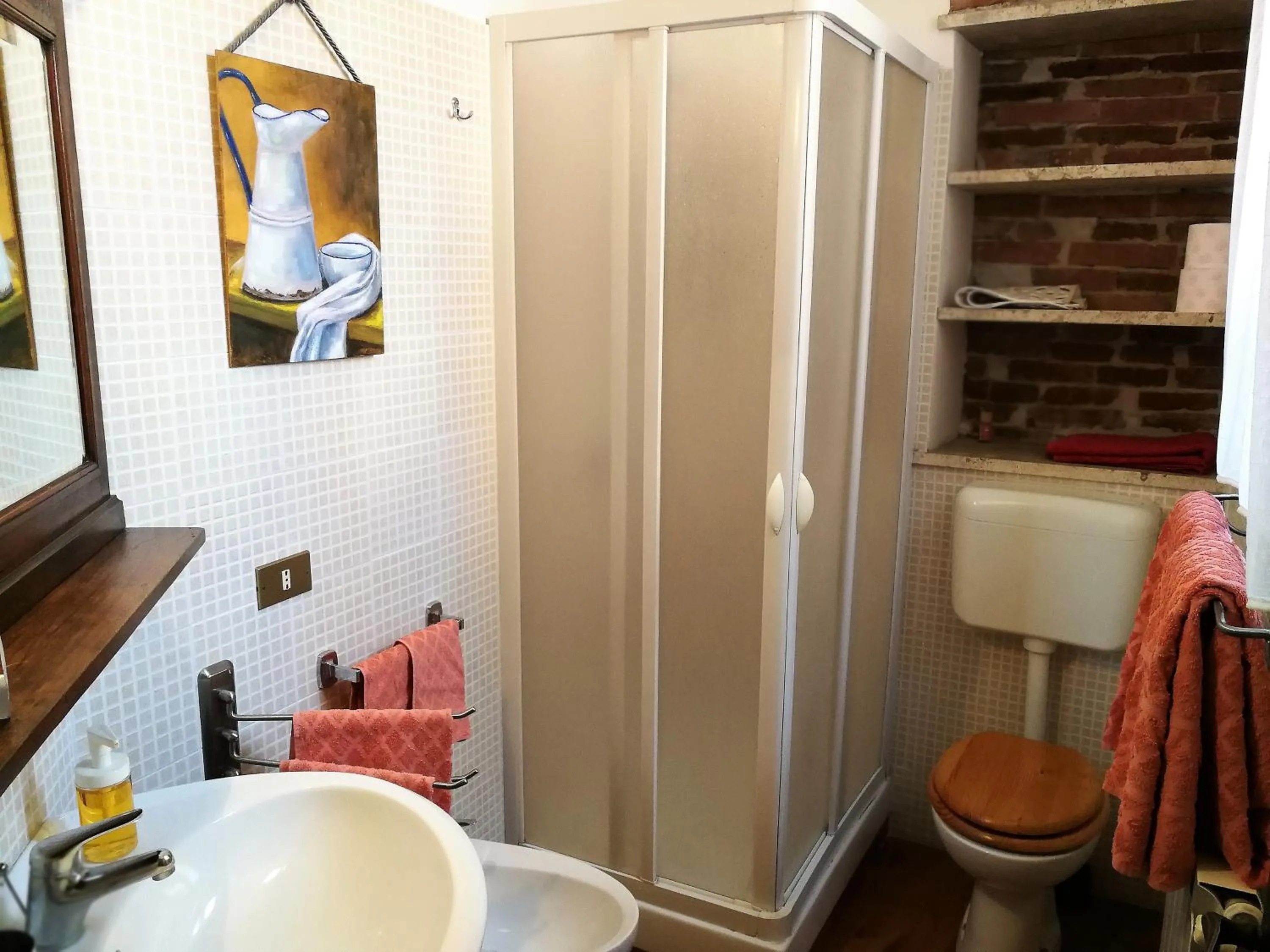 Shower in La Baronessa B&B