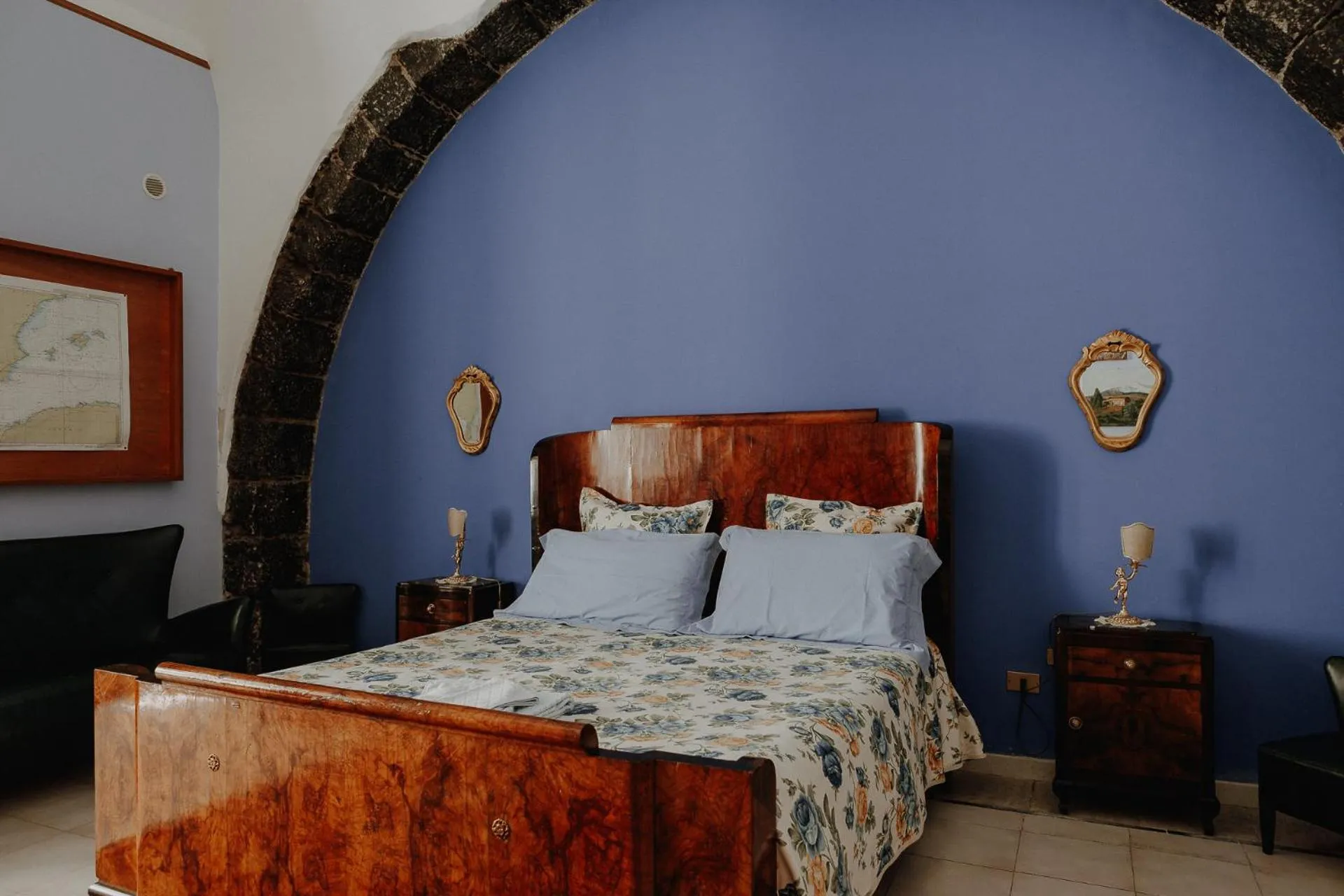 Bed in La Baronessa B&B