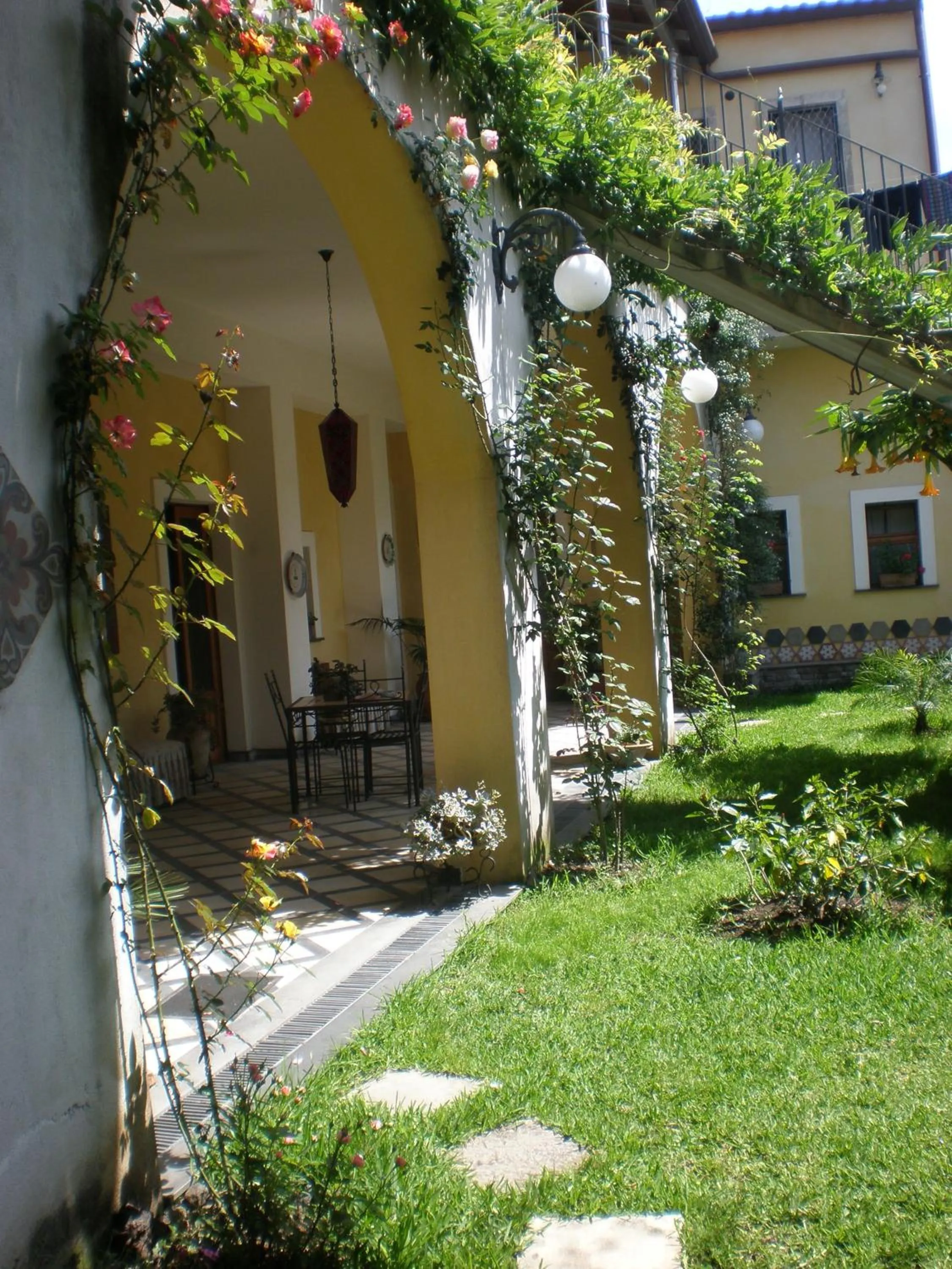 Garden in La Baronessa B&B