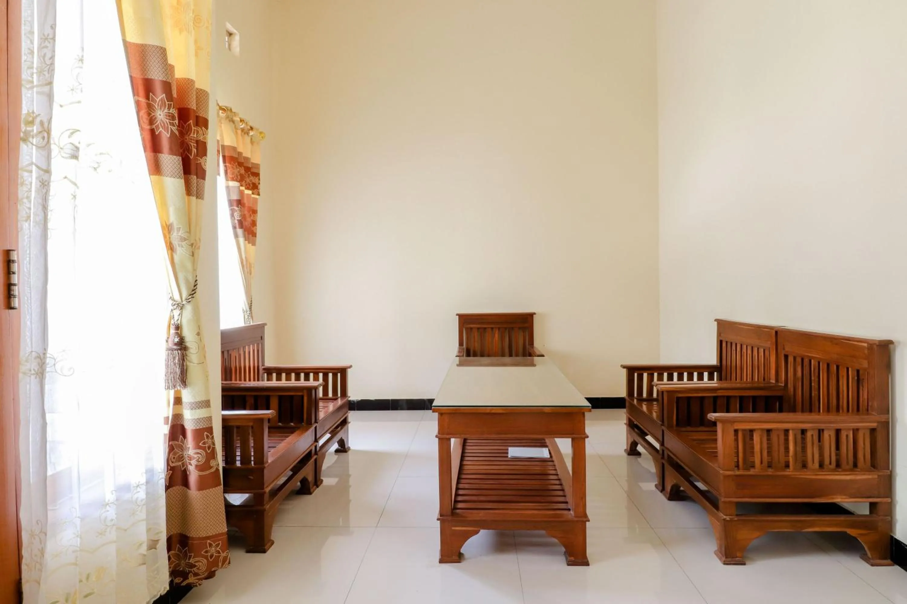 Living room in Dewisri Homestay