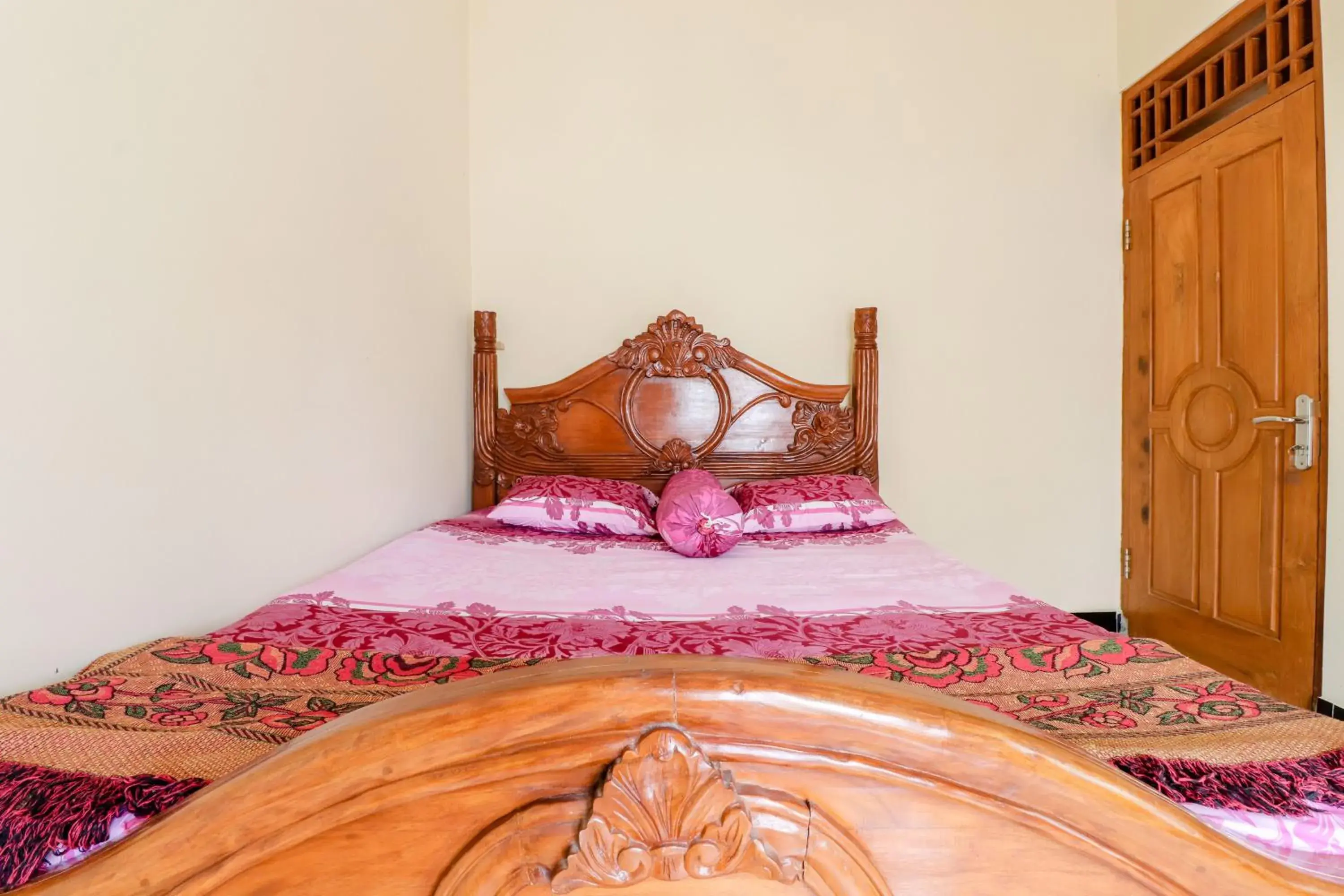 Standard Double Room in Dewisri Homestay Standard Double Room in Dewisri Homestay