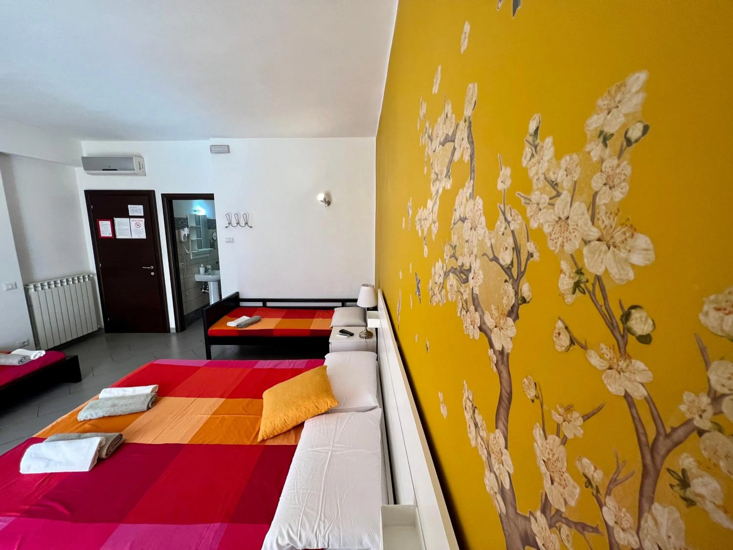 Photo of the whole room, Bed in Residenza Cerci