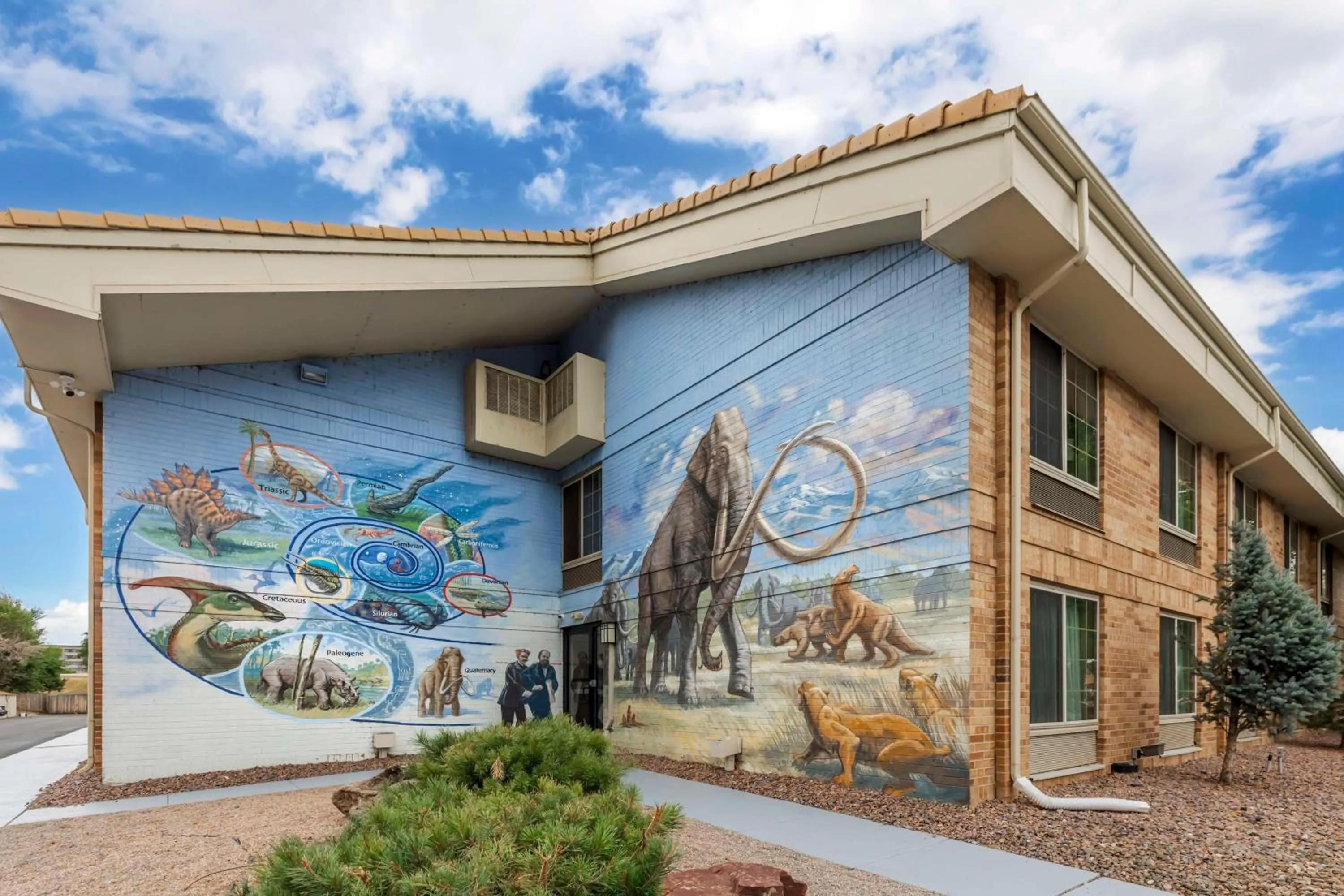 Property building in Best Western Denver Southwest