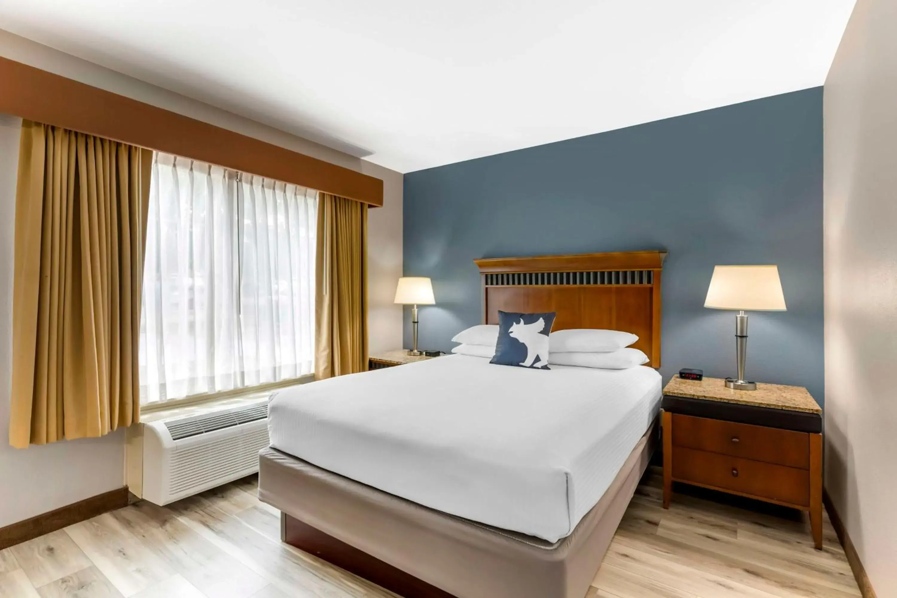 Bedroom, Bed in Best Western Denver Southwest Bedroom, Bed in Best Western Denver Southwest