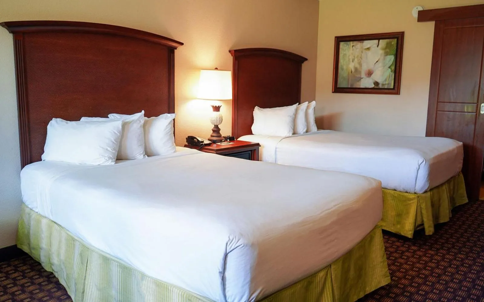 Bed in Rosen Inn International Near The Parks