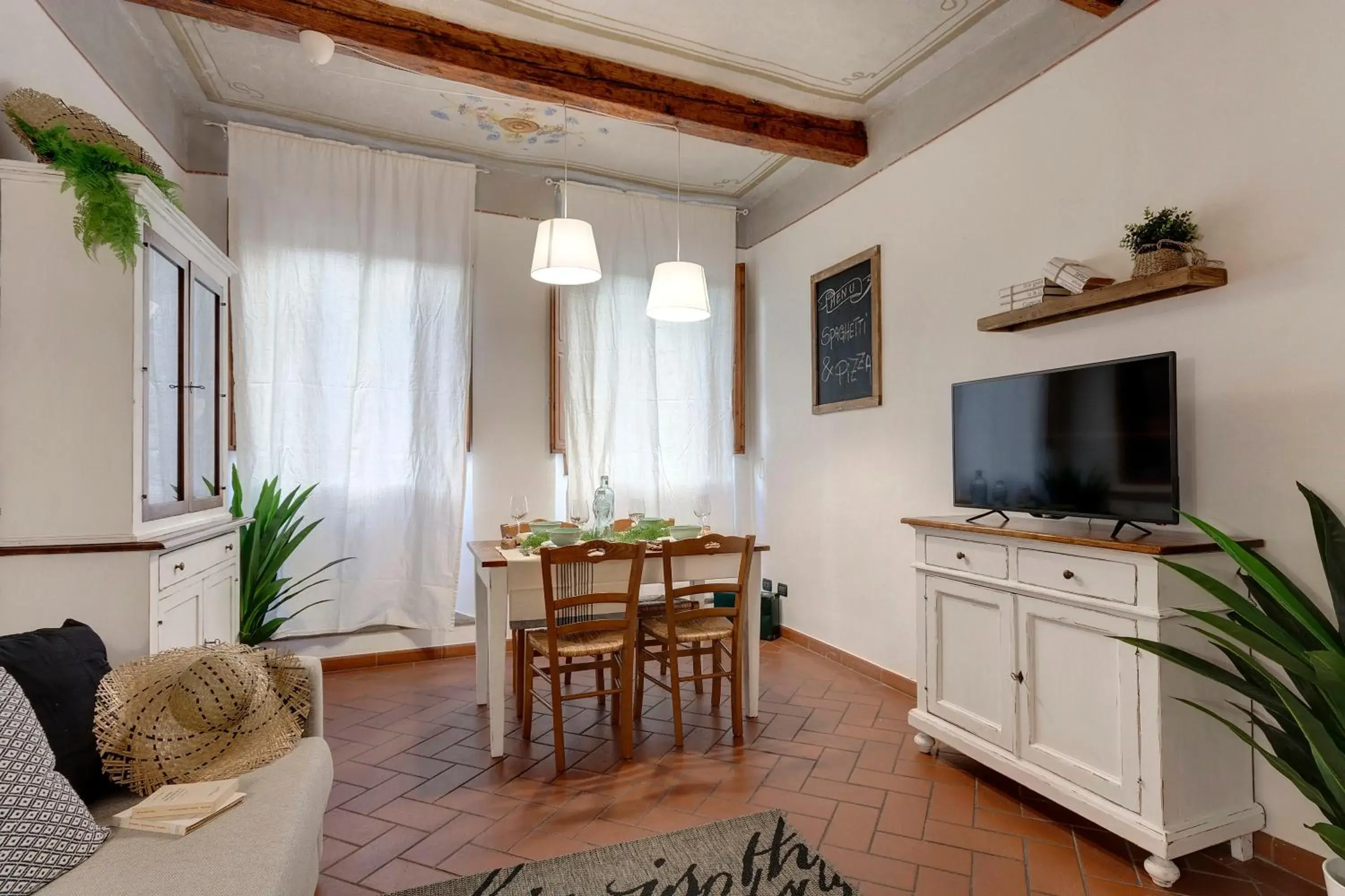 One-Bedroom Apartment in Ghibellina Apartment by Mamo Florence One-Bedroom Apartment in Ghibellina Apartment by Mamo Florence