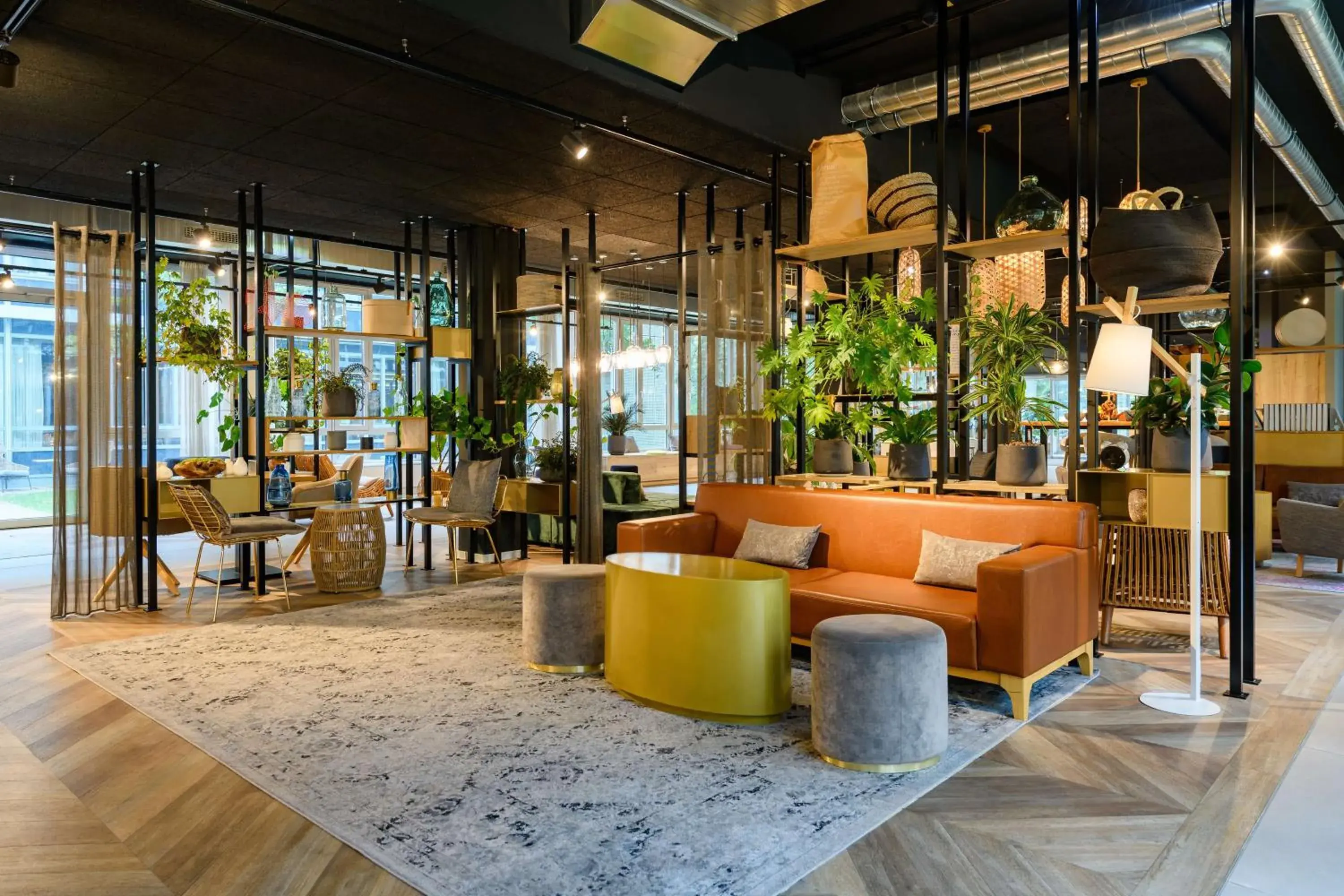 Lounge or bar in Flightgate Munich Airport Hotel, a member of Radisson Individuals Lounge or bar in Flightgate Munich Airport Hotel, a member of Radisson Individuals