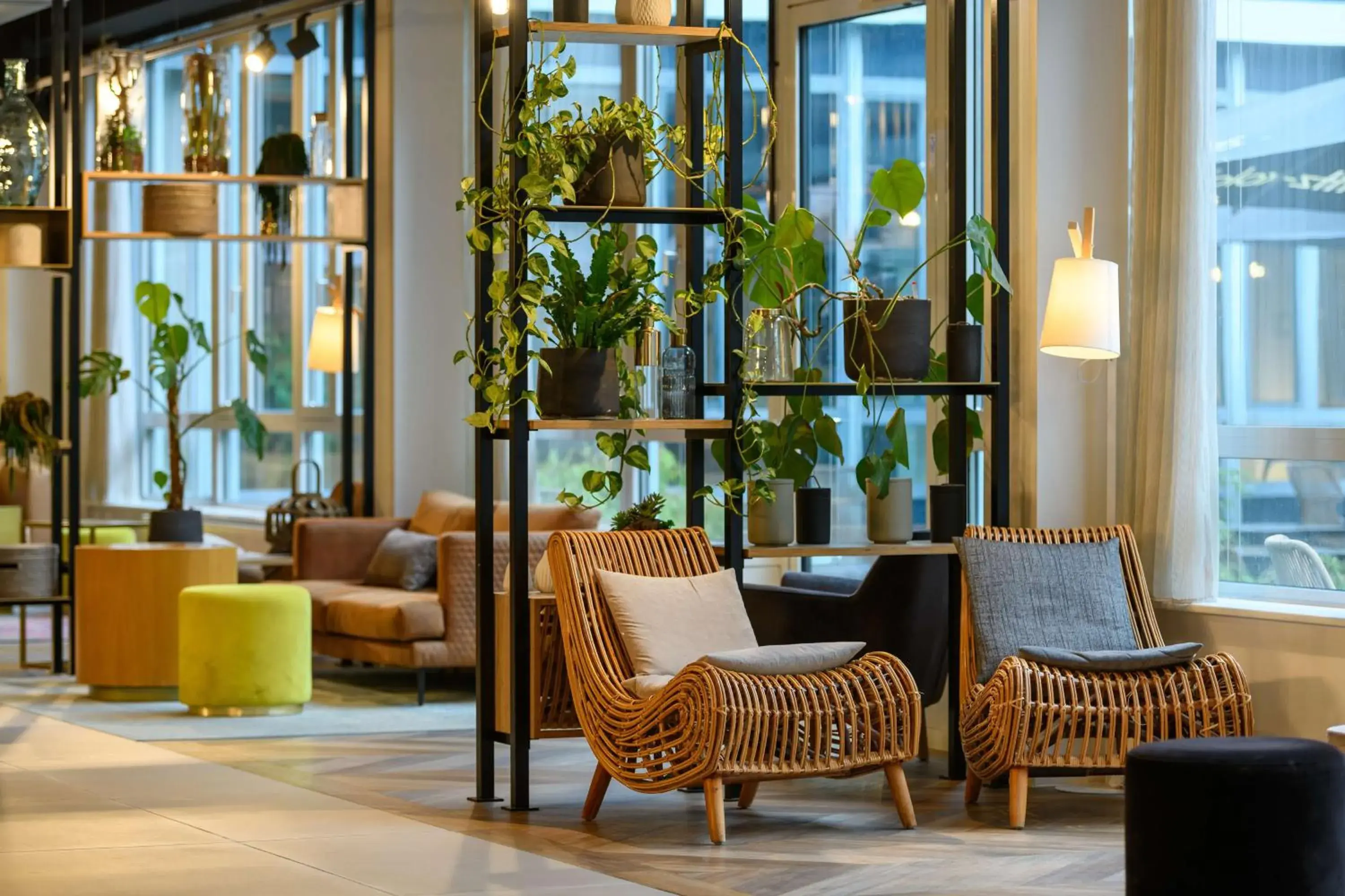 Lounge or bar in Flightgate Munich Airport Hotel, a member of Radisson Individuals Lounge or bar in Flightgate Munich Airport Hotel, a member of Radisson Individuals