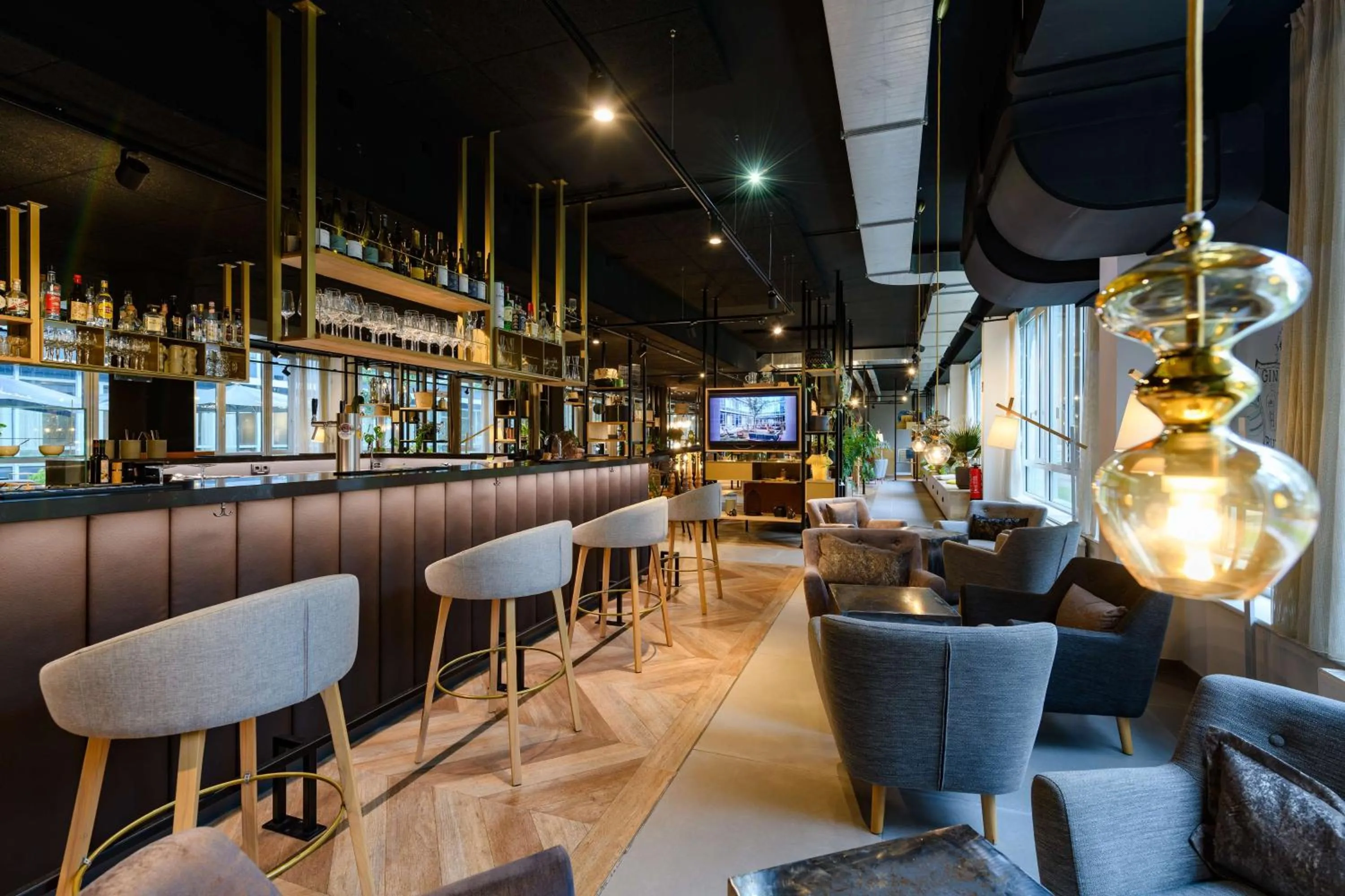 Lounge or bar in Flightgate Munich Airport Hotel, a member of Radisson Individuals