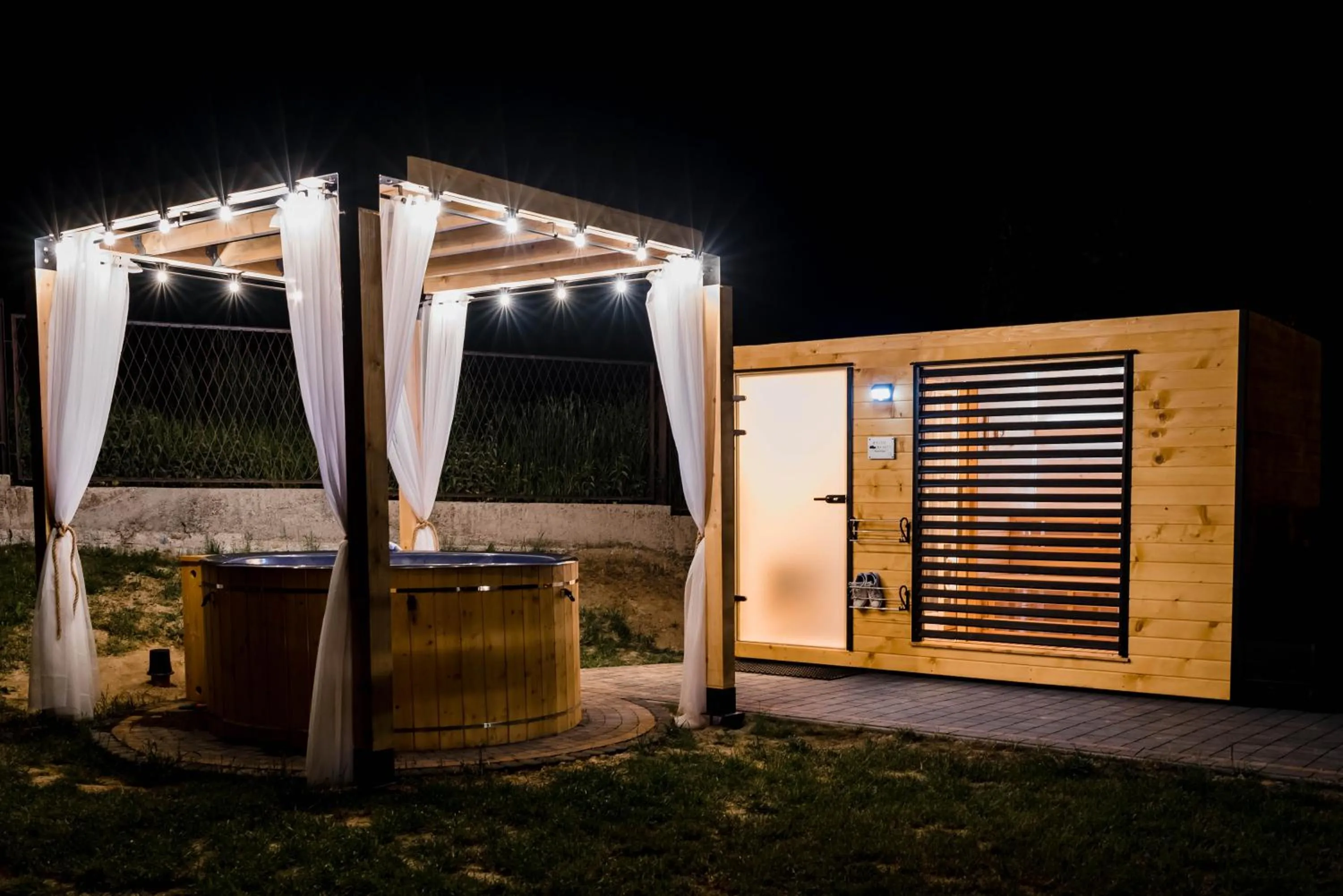 Night in Willa ŻeglarSki