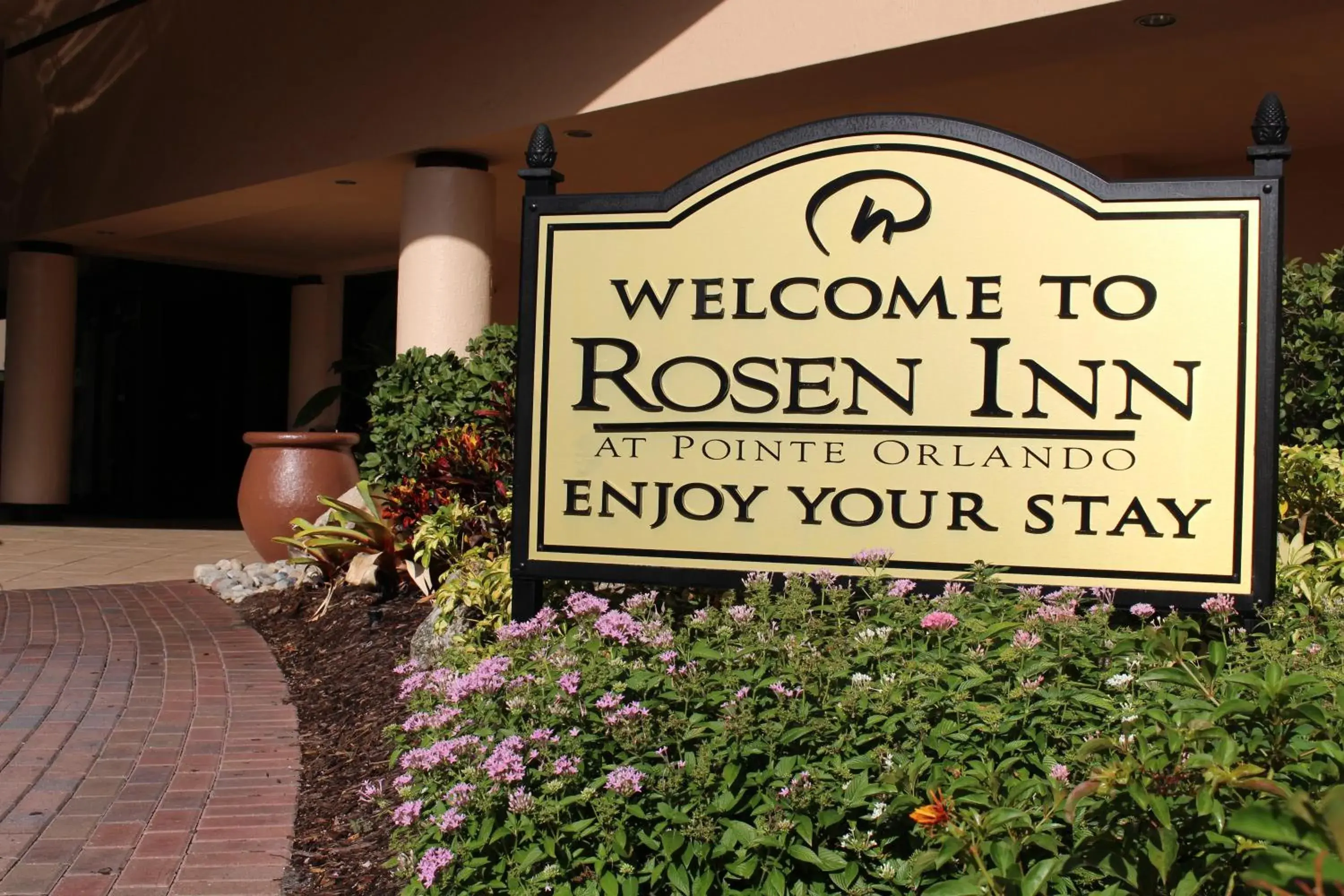 Facade/entrance in Rosen Inn at Pointe Orlando Facade/entrance in Rosen Inn at Pointe Orlando