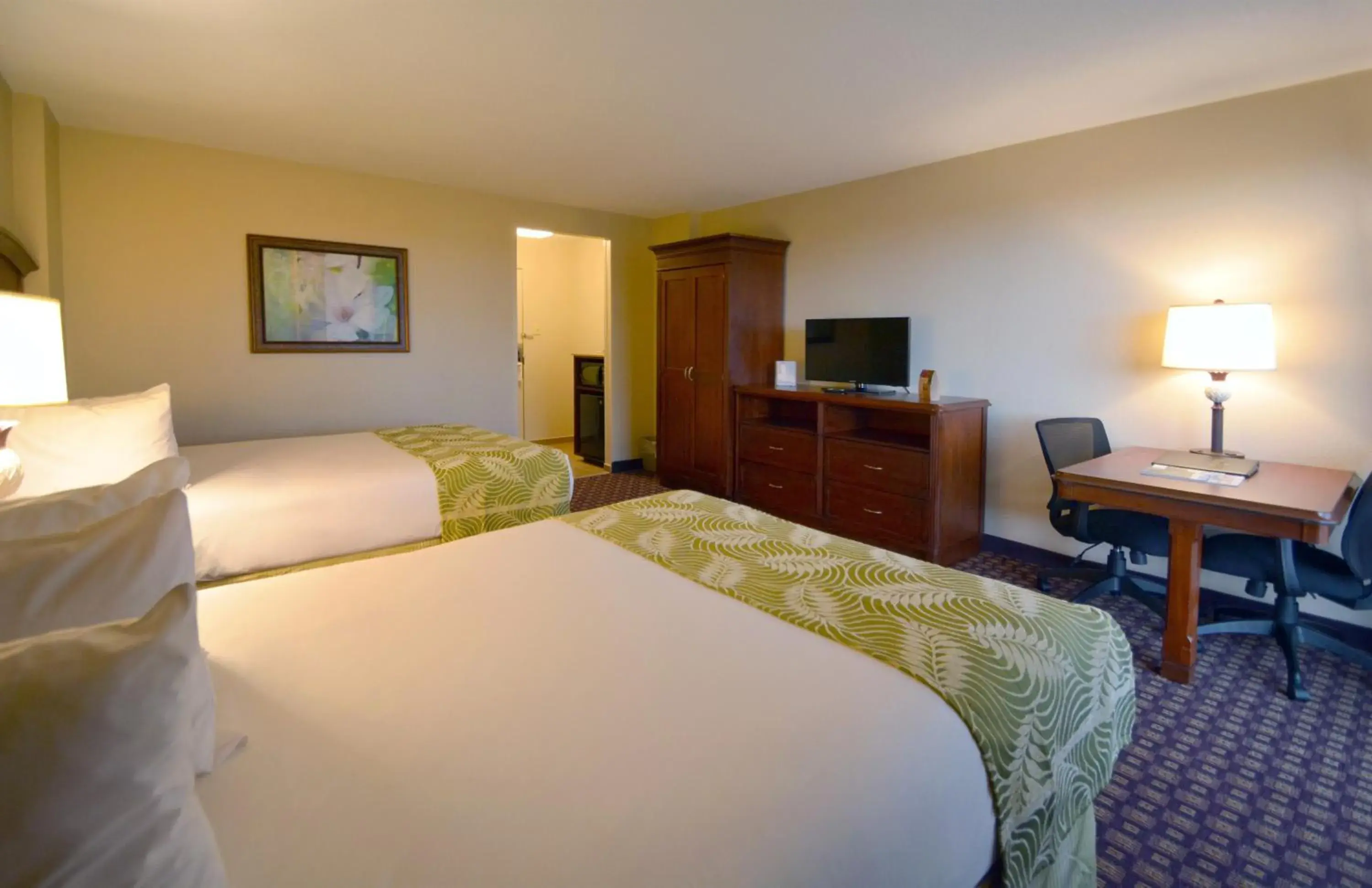 Bed in Rosen Inn Closest to Universal Bed in Rosen Inn Closest to Universal