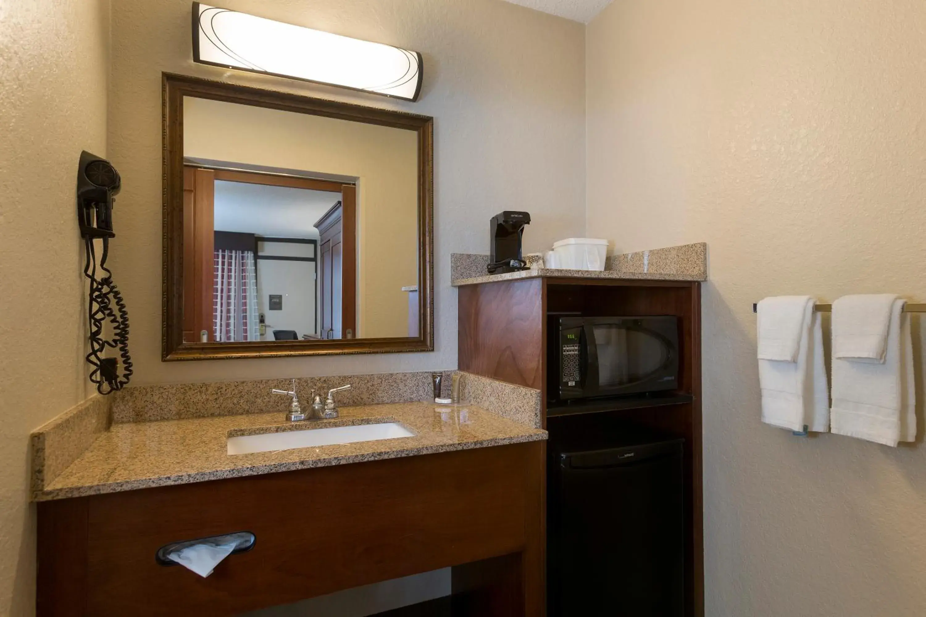 Bathroom in Rosen Inn Closest to Universal Bathroom in Rosen Inn Closest to Universal