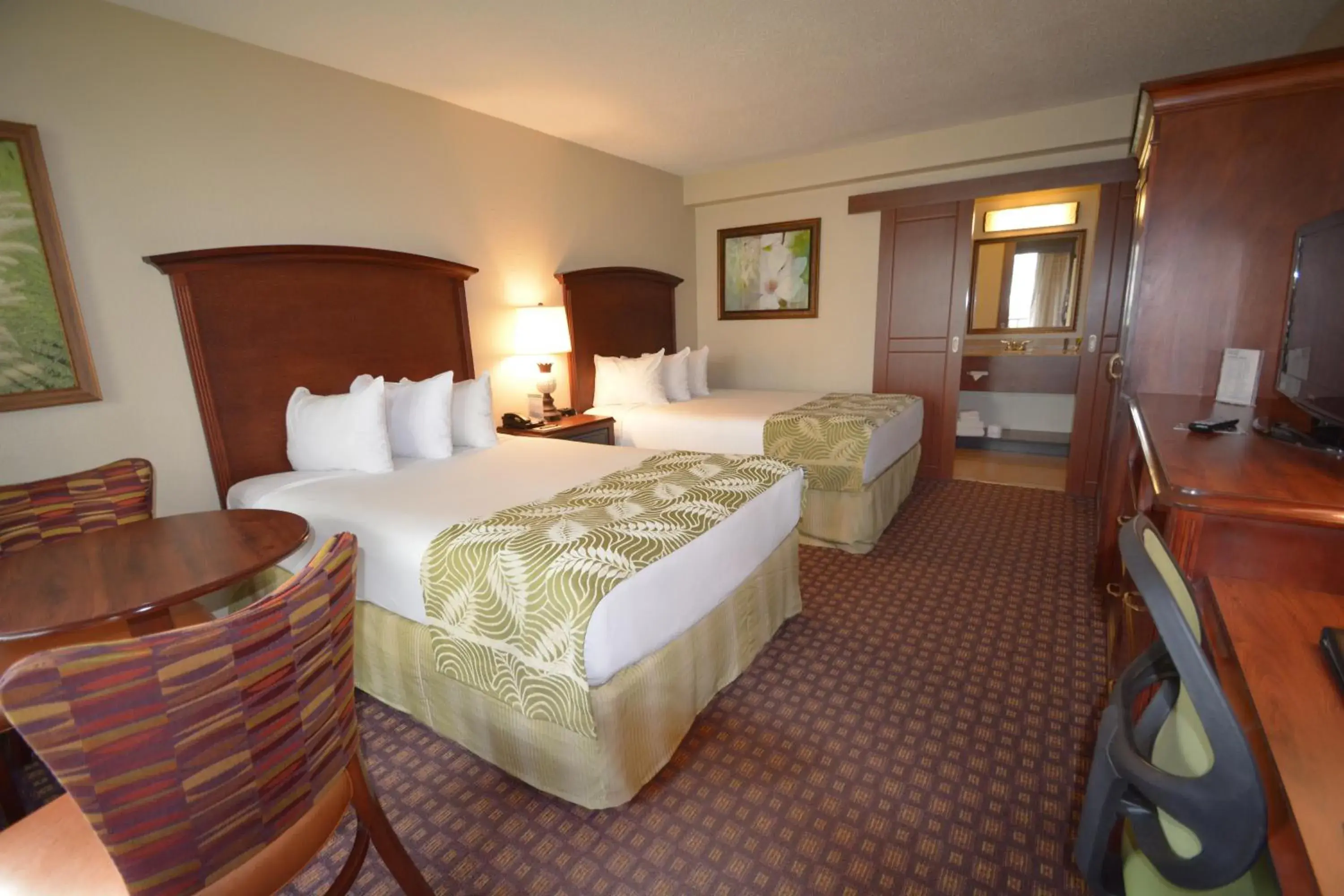 Bed in Rosen Inn Closest to Universal Bed in Rosen Inn Closest to Universal