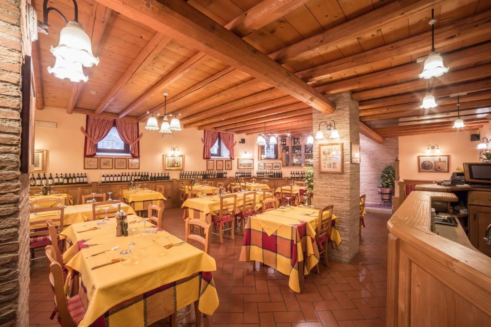 Restaurant/places to eat in Hotel Faccioli