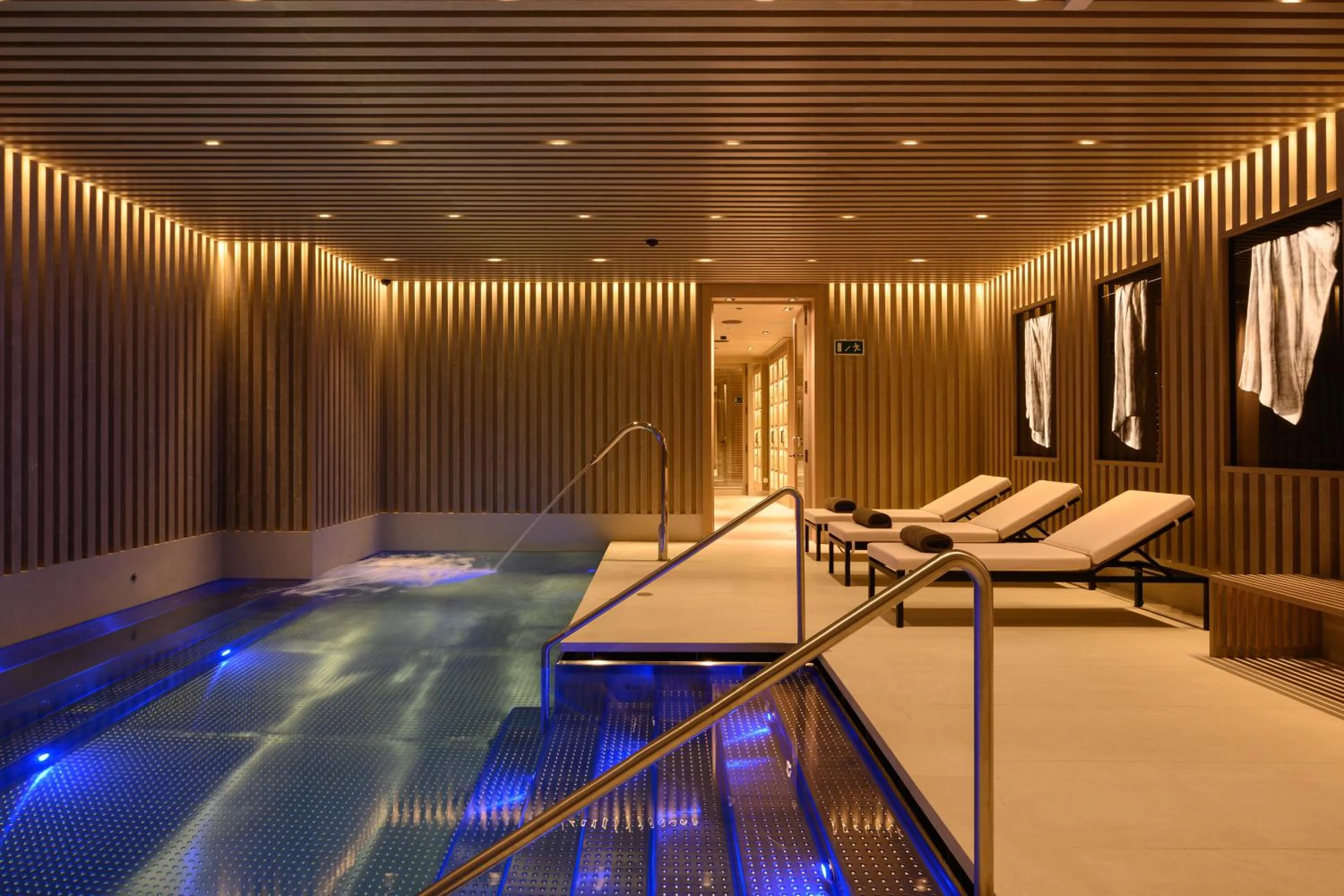 Swimming pool in Seventy Barcelona