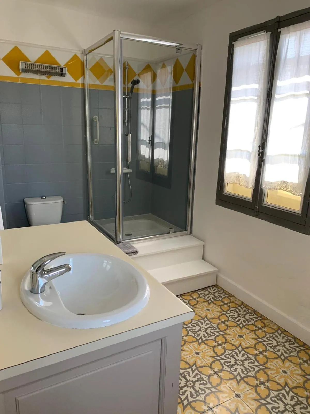 Shower in Bastide Sainte Agnès