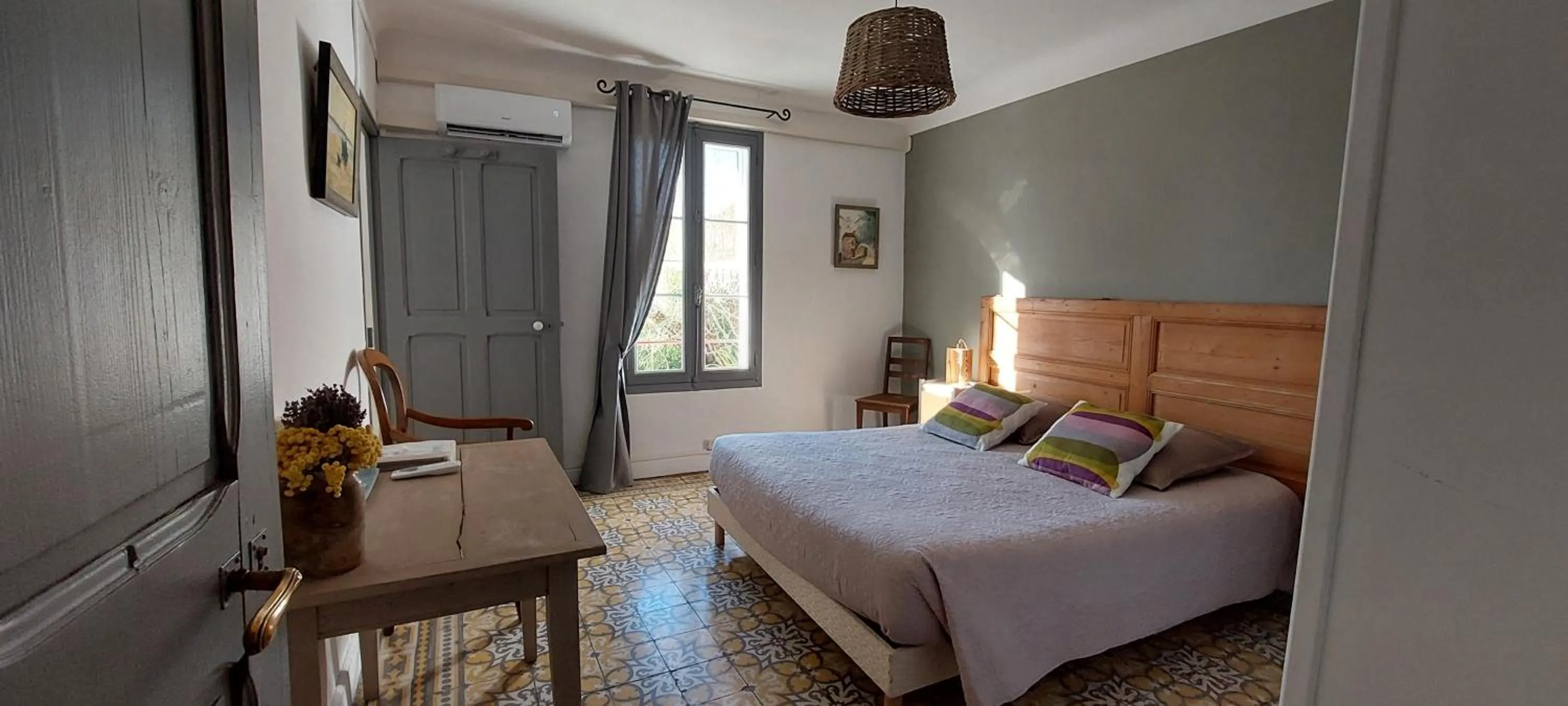 Photo of the whole room, Bed in Bastide Sainte Agnès