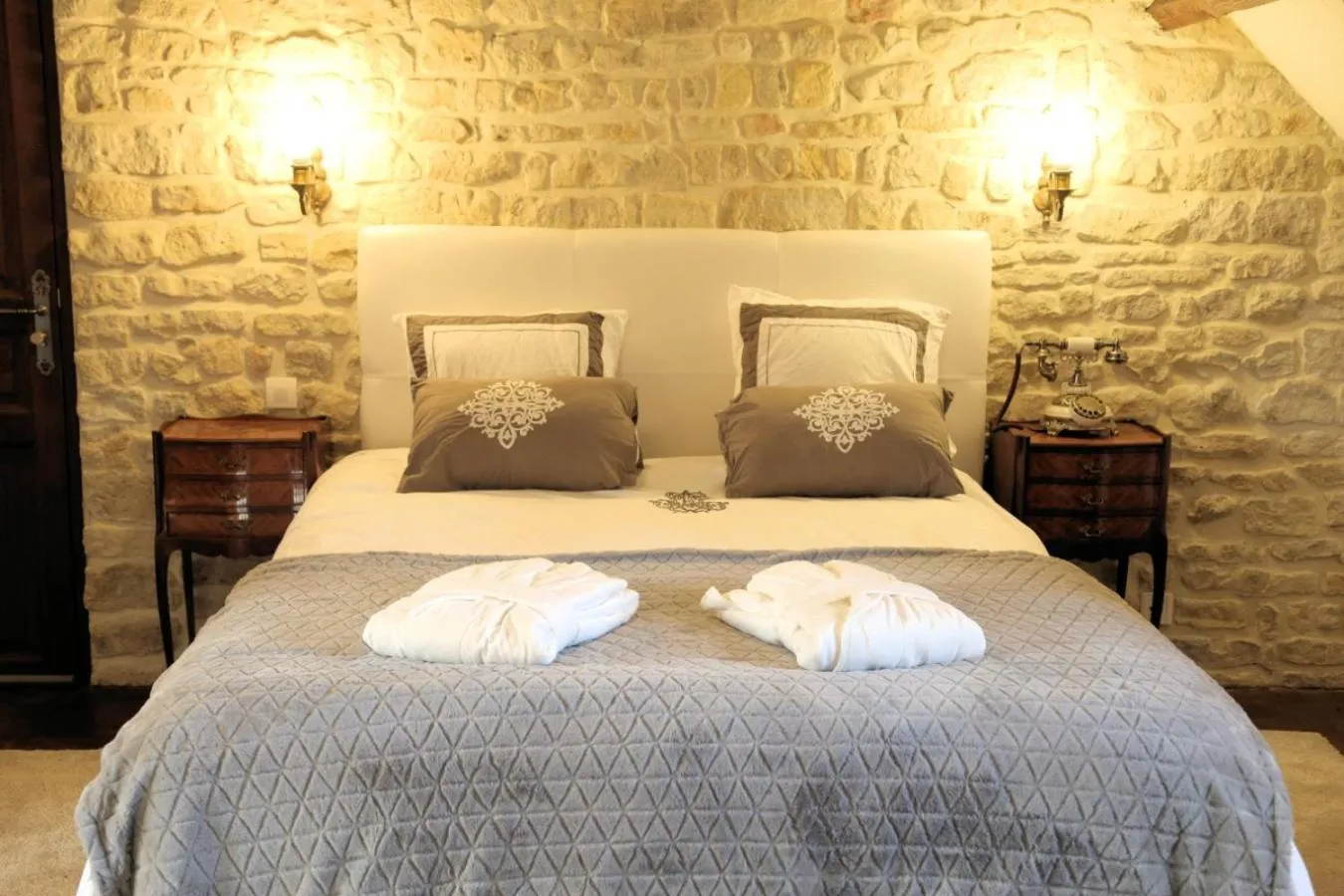 Bed in Château du Bû
