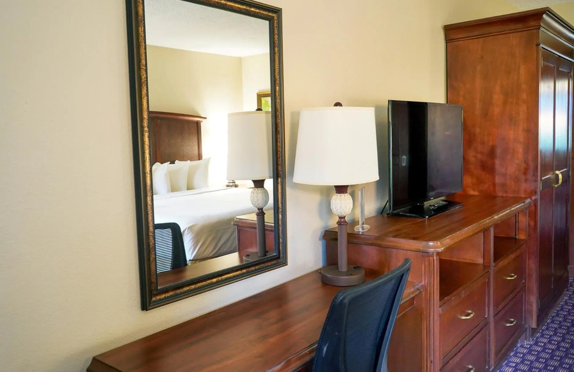 Bed in Rosen Inn Lake Buena Vista