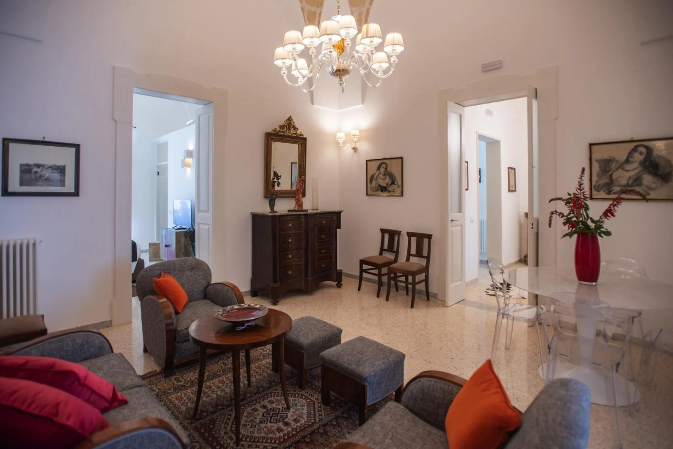 Communal lounge/ TV room in B&B Don Alessandro