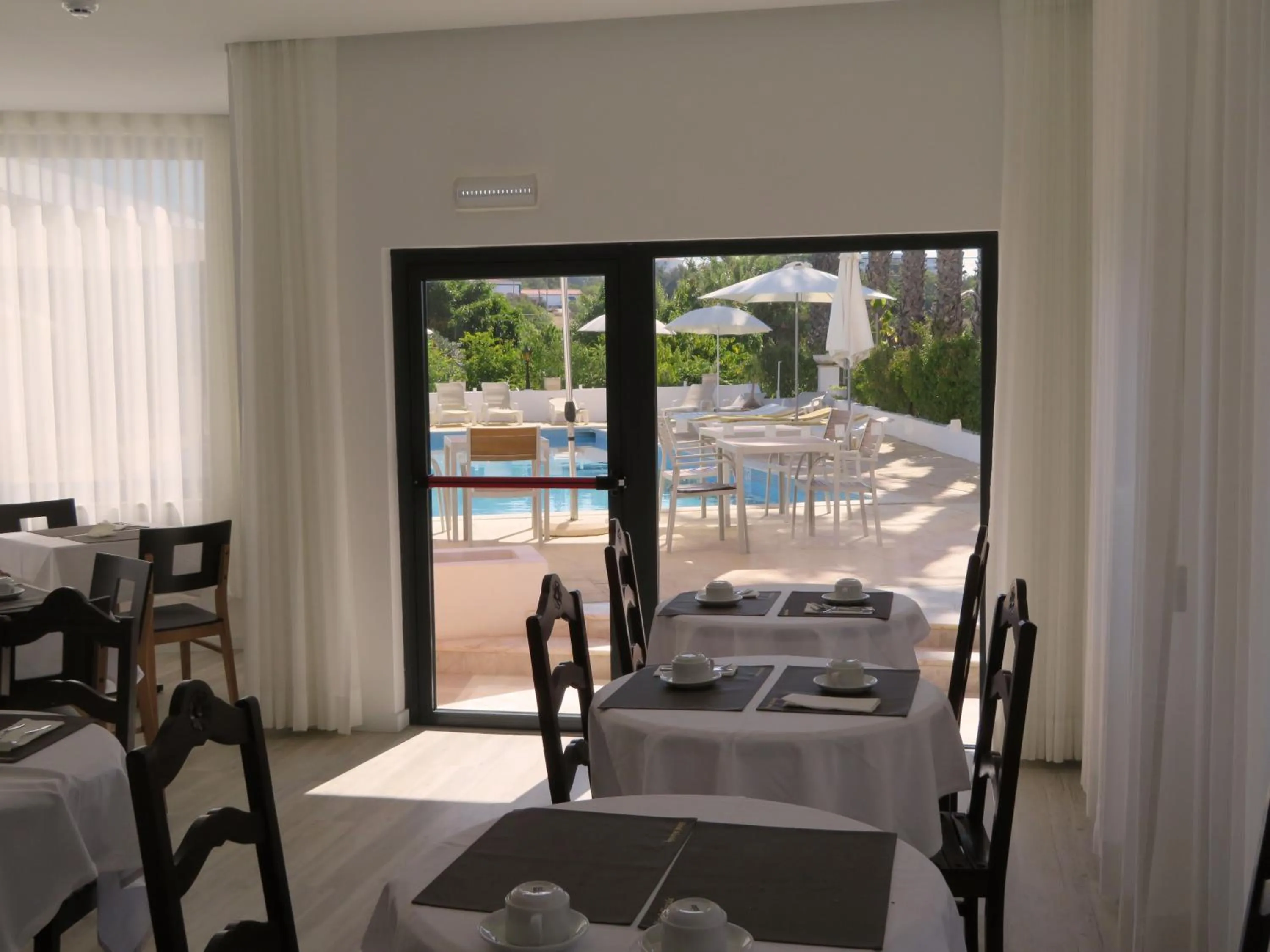 Restaurant/places to eat in Villa Alcaide