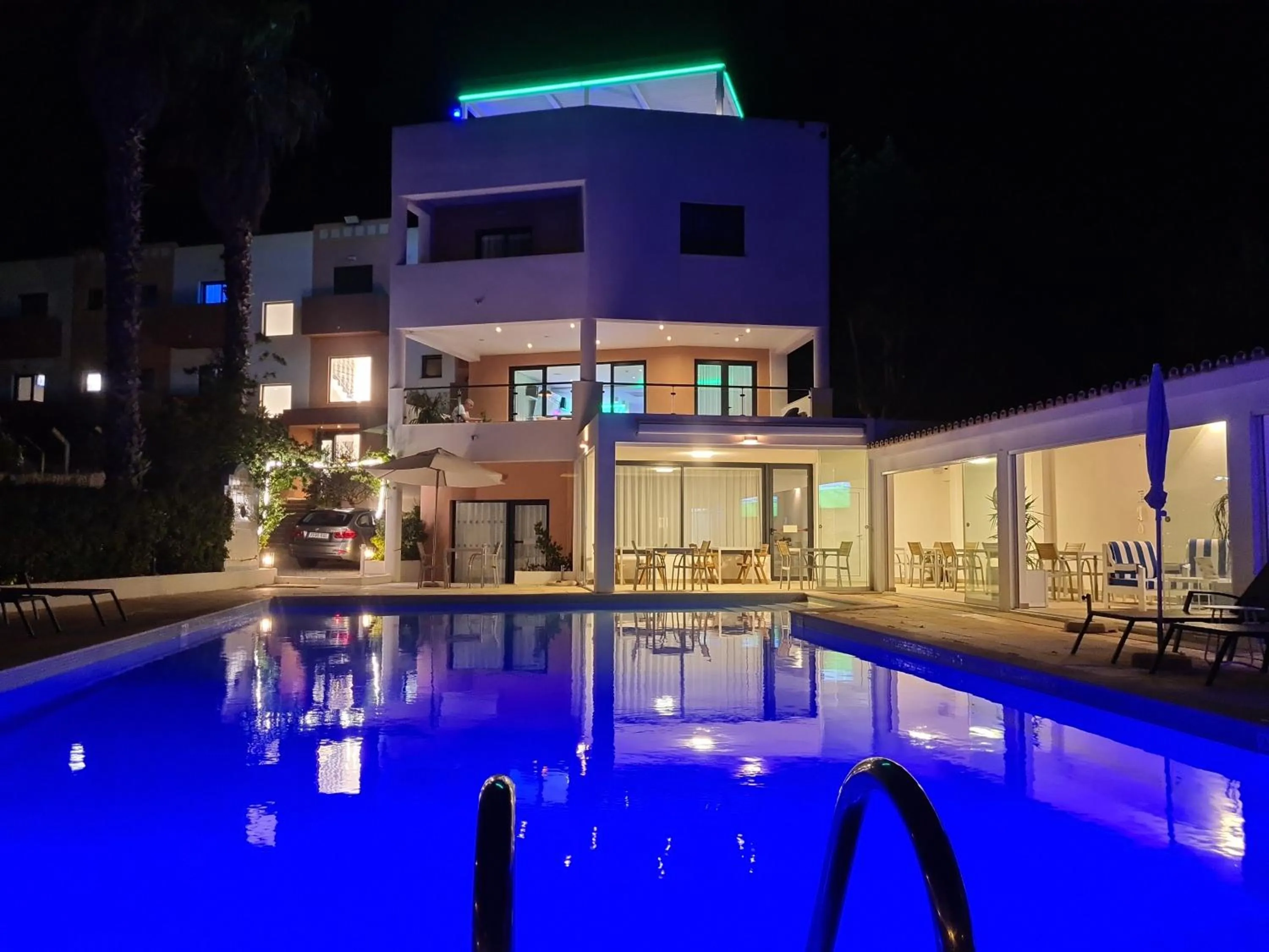 Property building in Villa Alcaide