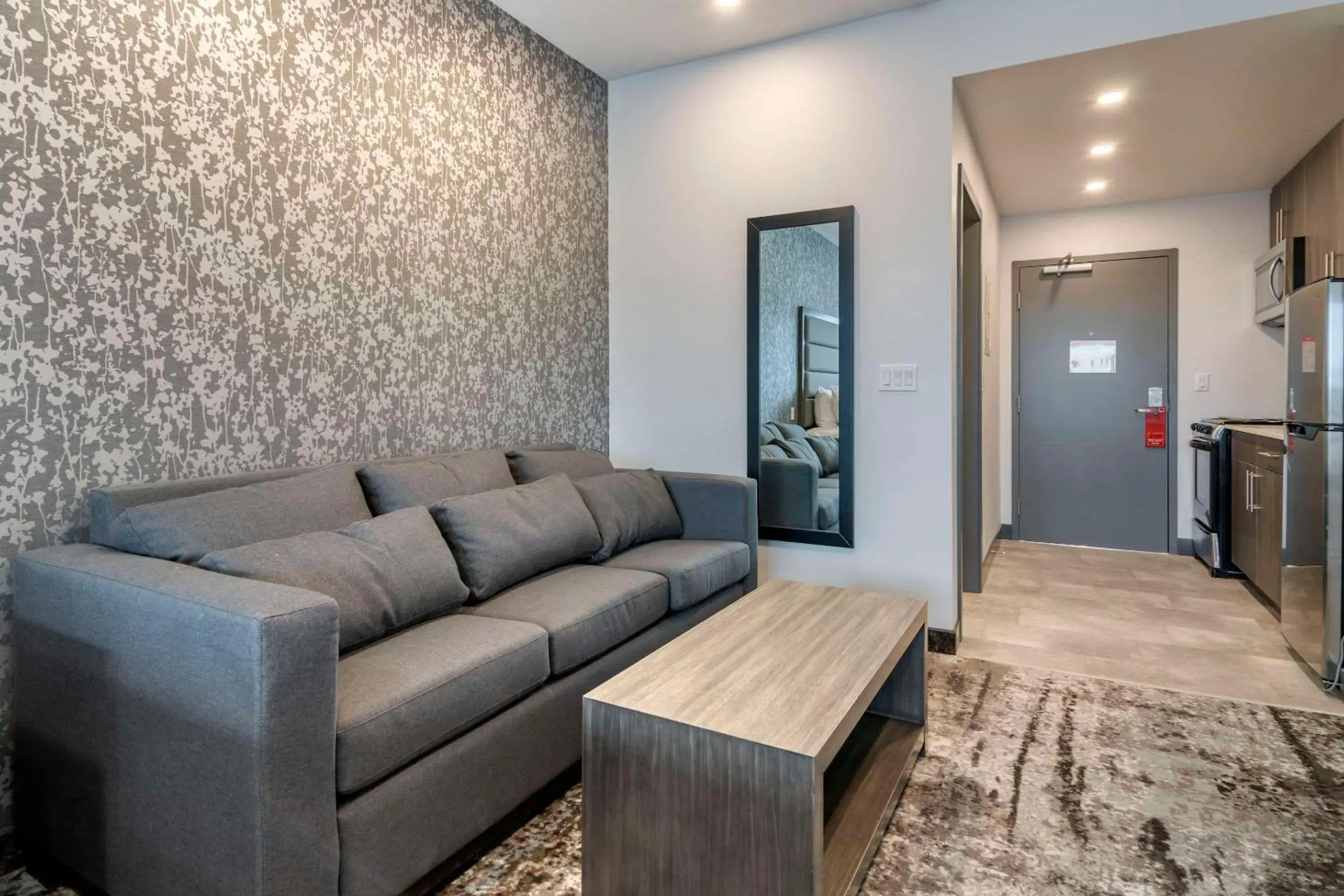 Efficiency Queen Suite with Two Queen Beds - Non-Smoking in The Hue Hotel, an Ascend Collection Hotel Efficiency Queen Suite with Two Queen Beds - Non-Smoking in The Hue Hotel, an Ascend Collection Hotel