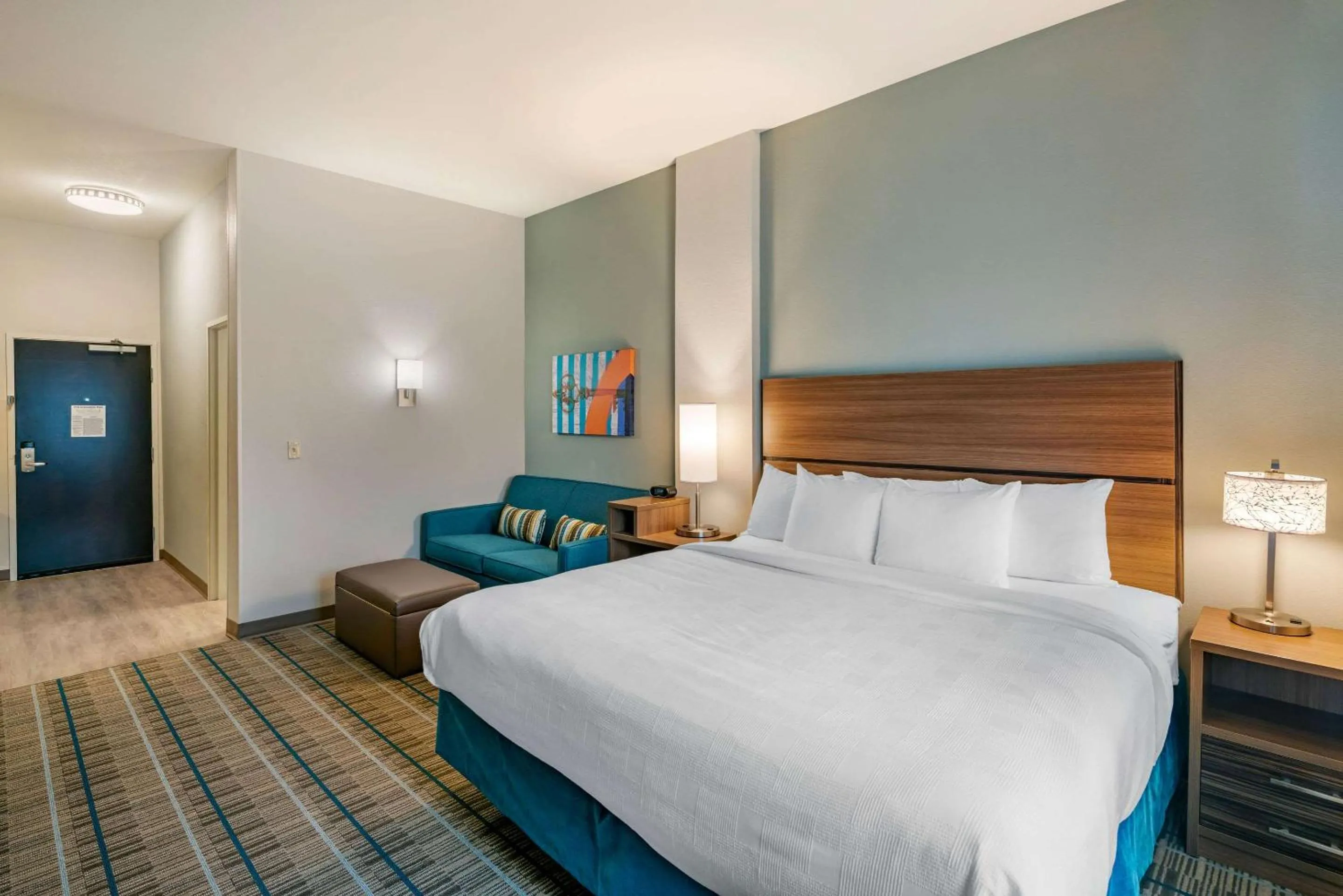 Bedroom, Bed in MainStay Suites Spokane Airport