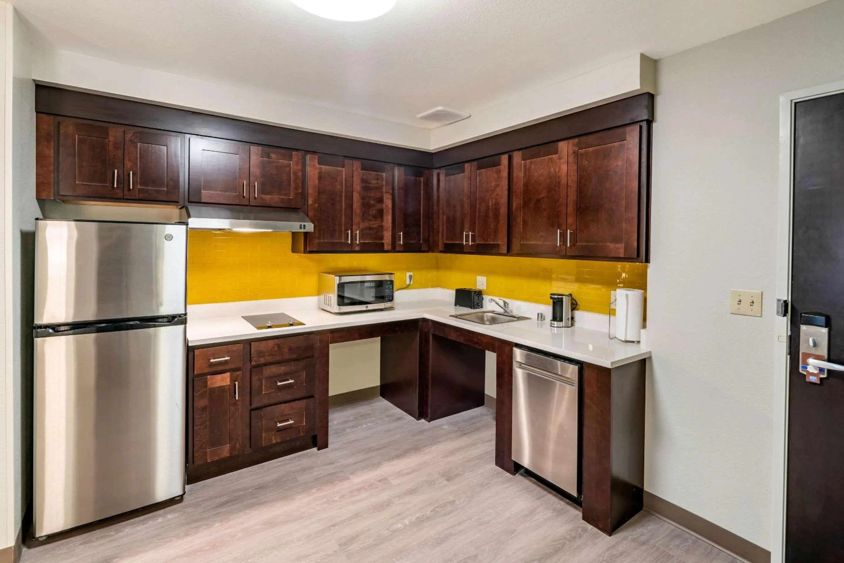 Bedroom in MainStay Suites Spokane Airport