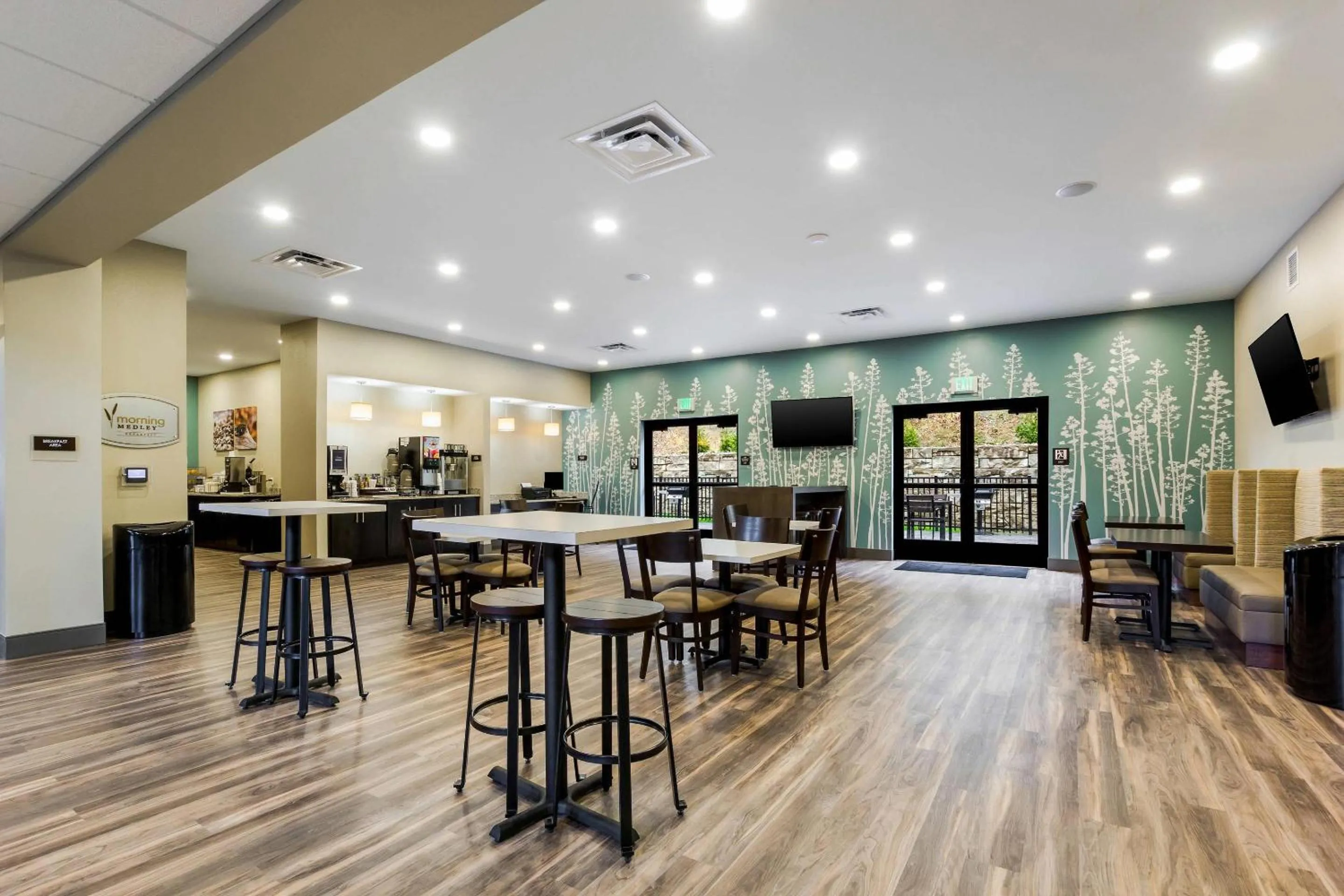 Breakfast in MainStay Suites Winfield-Teays Valley