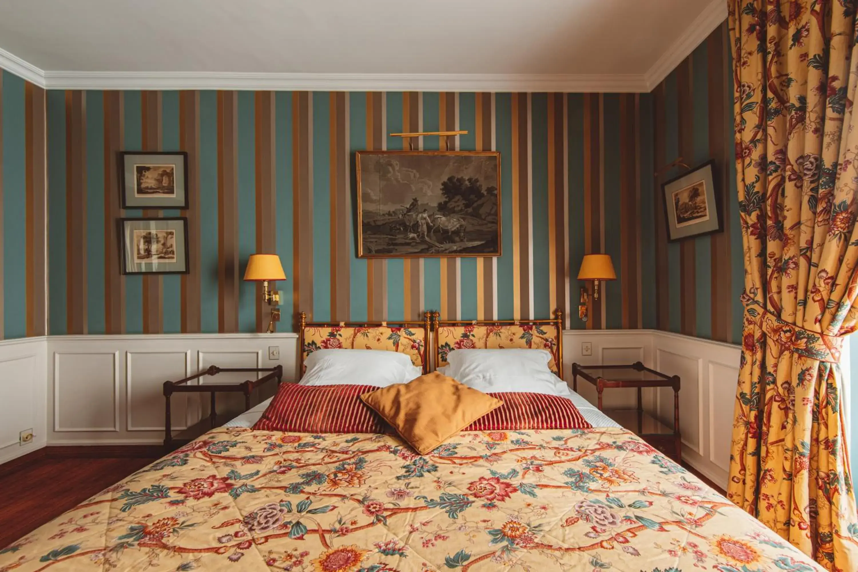 Deluxe Room La Grande Parisienne in Hôtel de l'Abbaye Deluxe Room La Grande Parisienne in Hôtel de l'Abbaye