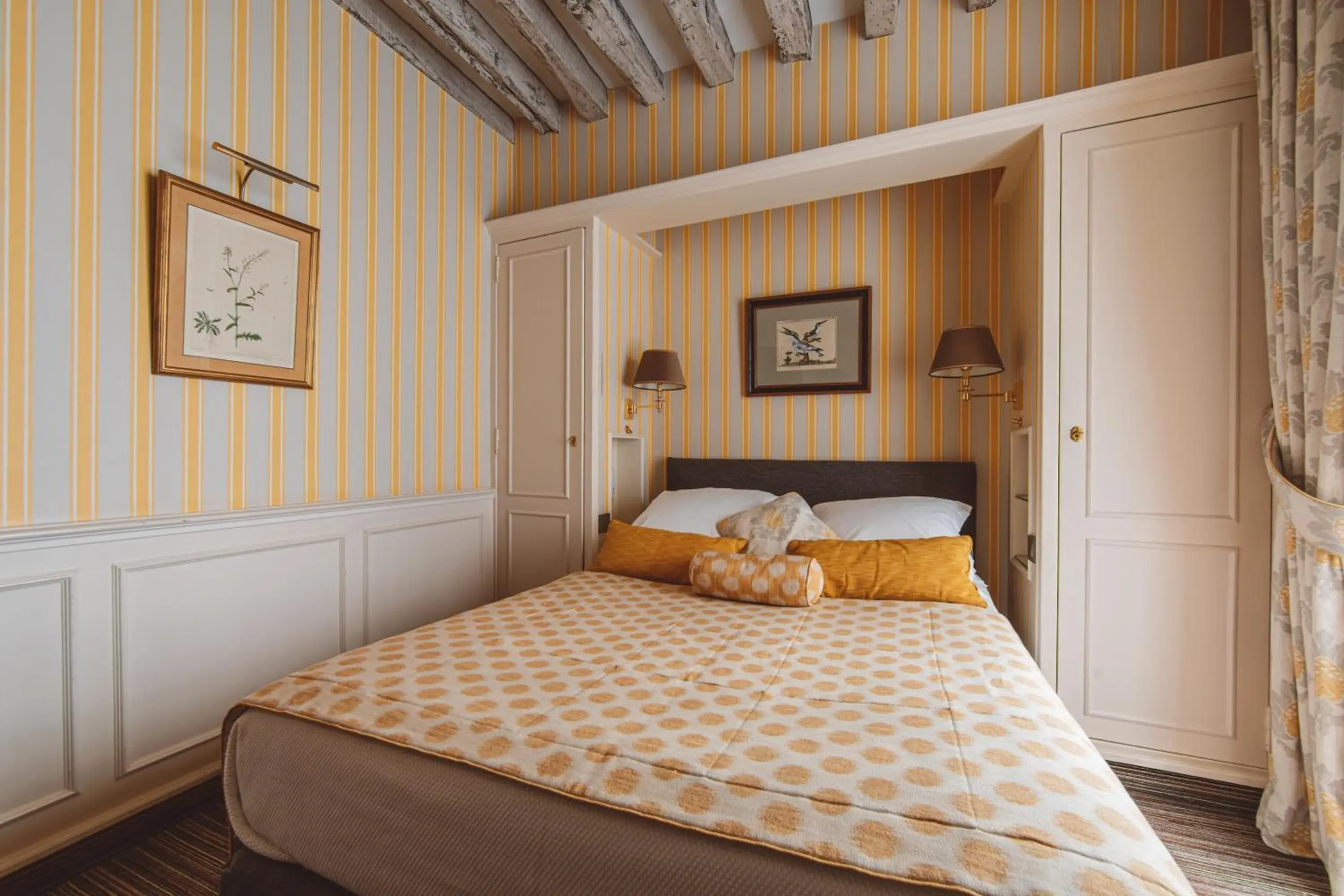 Double Room " La Chambre" in Hôtel de l'Abbaye Double Room " La Chambre" in Hôtel de l'Abbaye